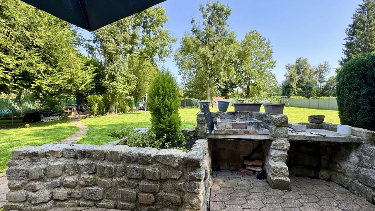 Maison individuelle avec terrain de 1890 m² en bord de Marne à Armentières-en-Brie 