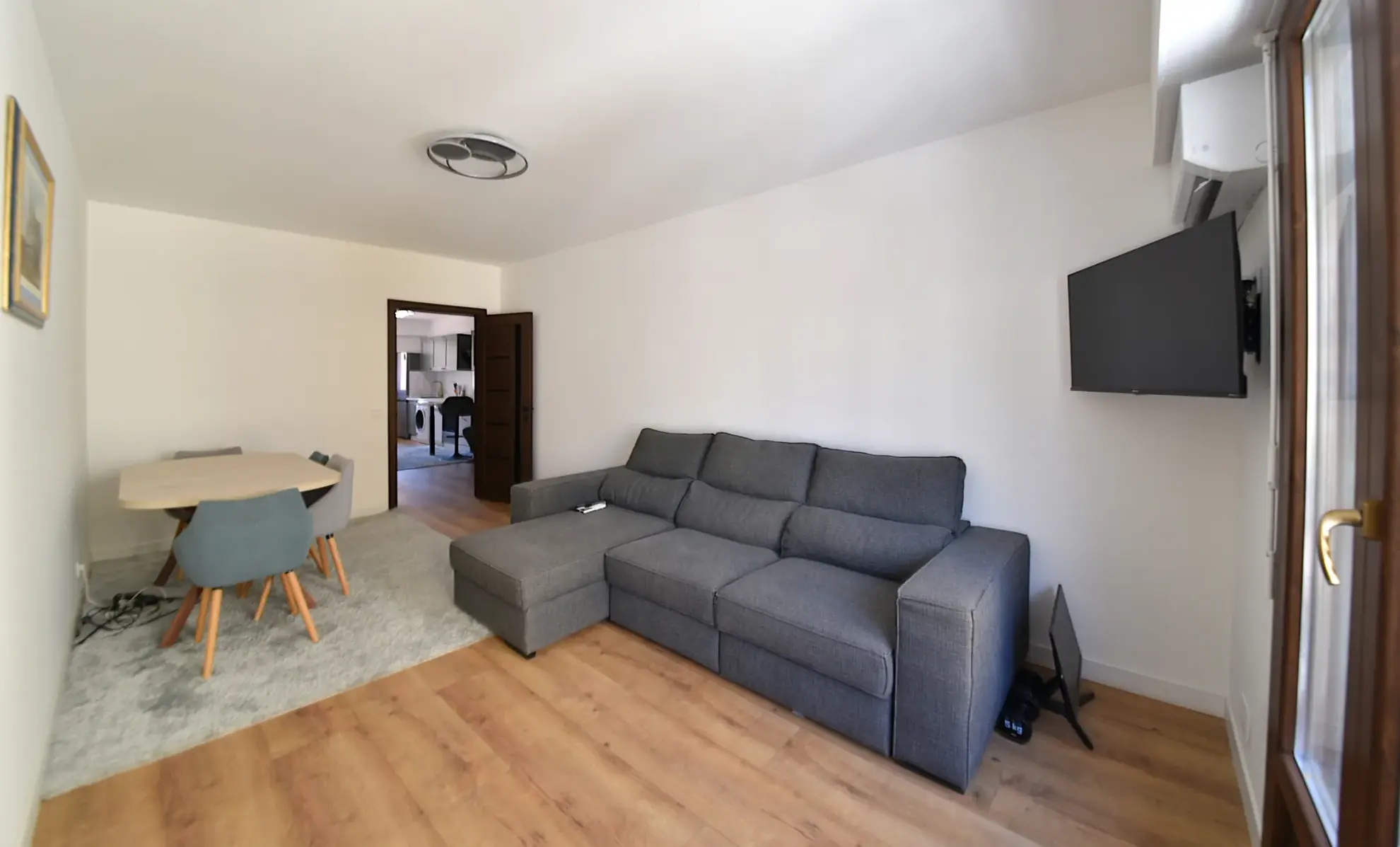 Appartement 2 pièces rénové avec balcons à Nice - Calme et proche commodités