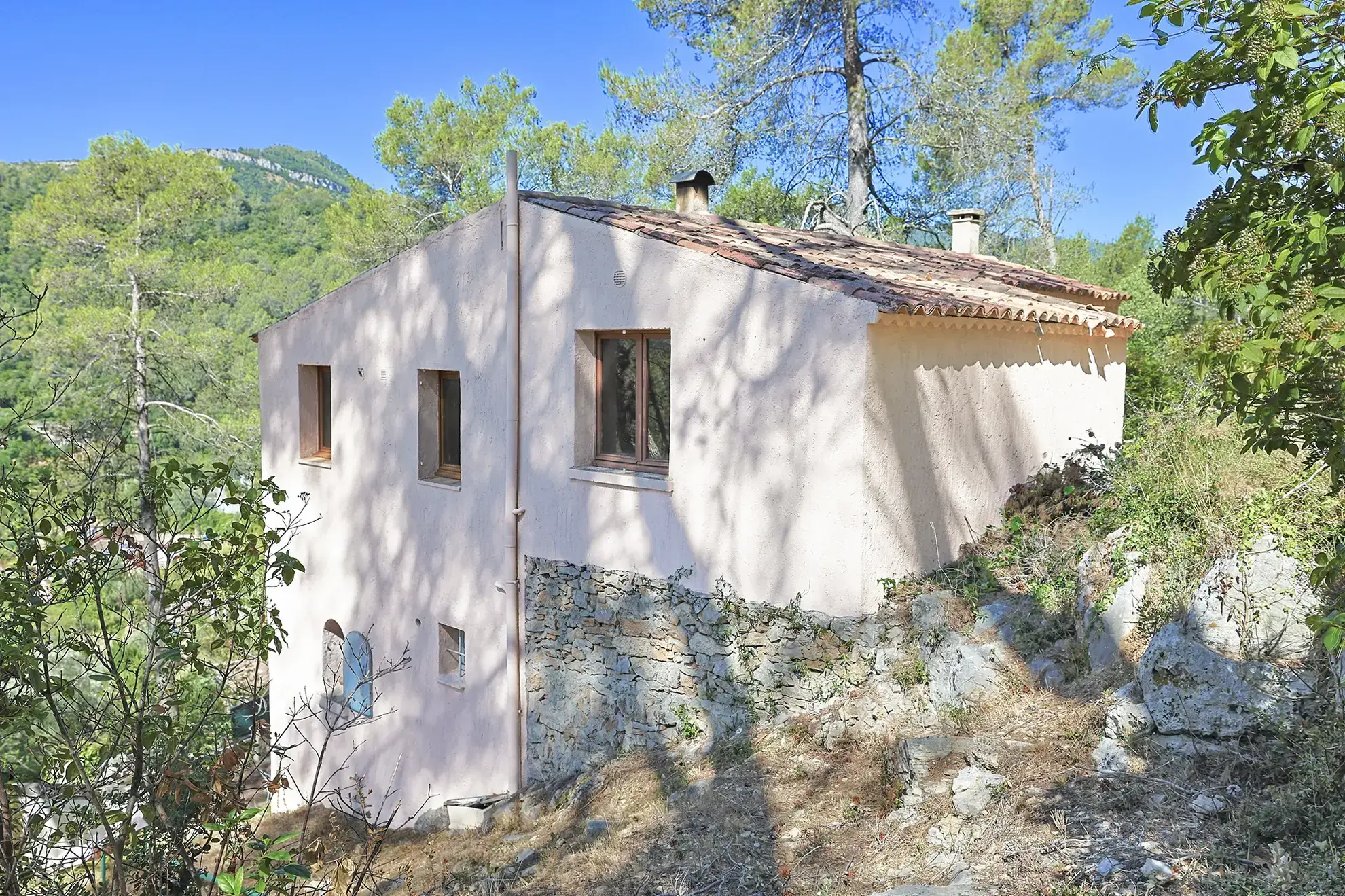 Villa 125m² à Solliès-Toucas avec grand terrain et vue panoramique 