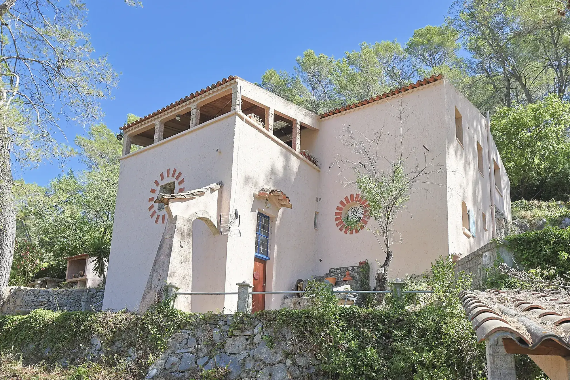 Villa 125m² à Solliès-Toucas avec grand terrain et vue panoramique 