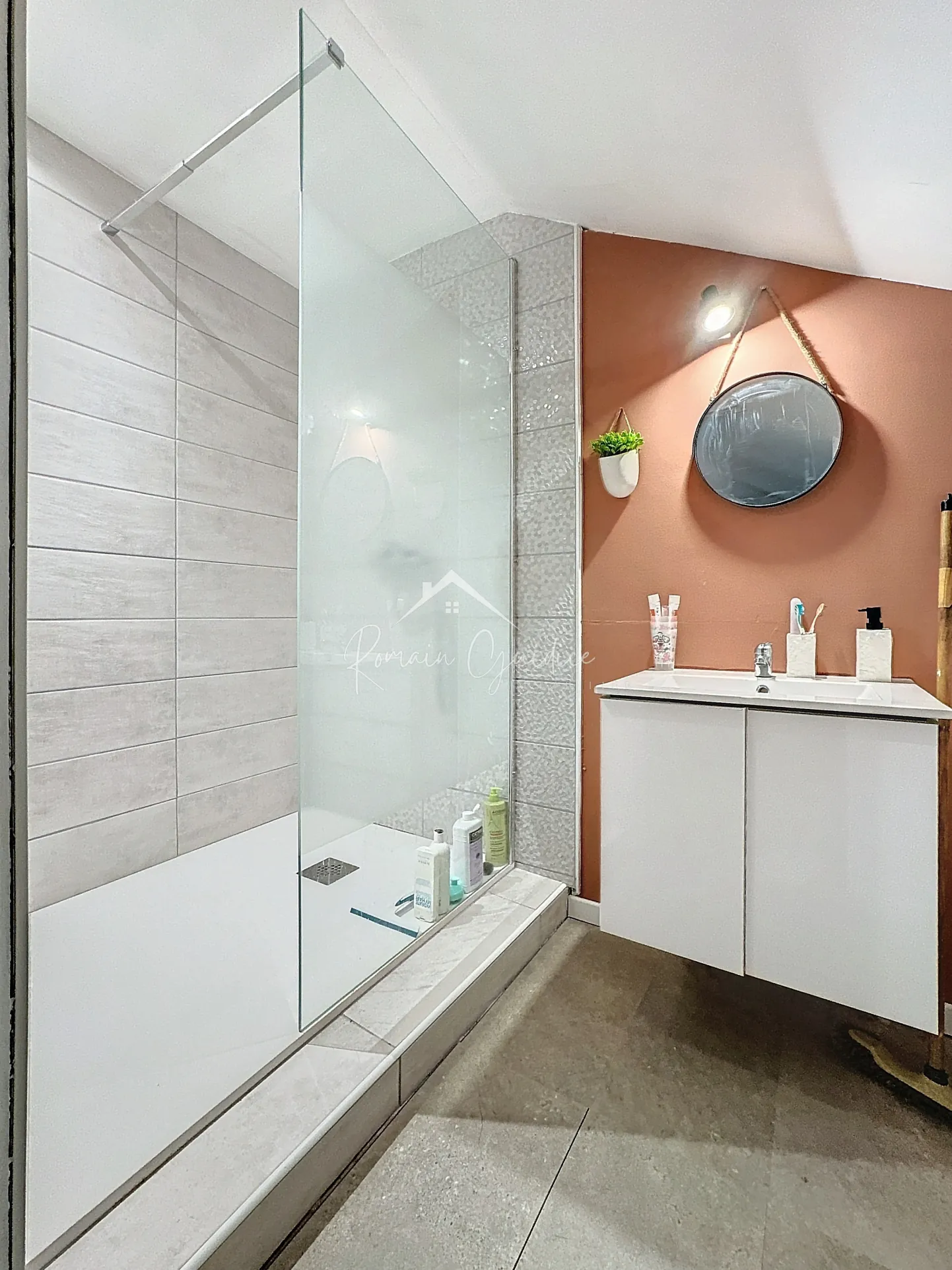 Maison Type 6 de 166 m² avec vue dégagée face à un grand terrain de 941 m² à Saint-Léons 