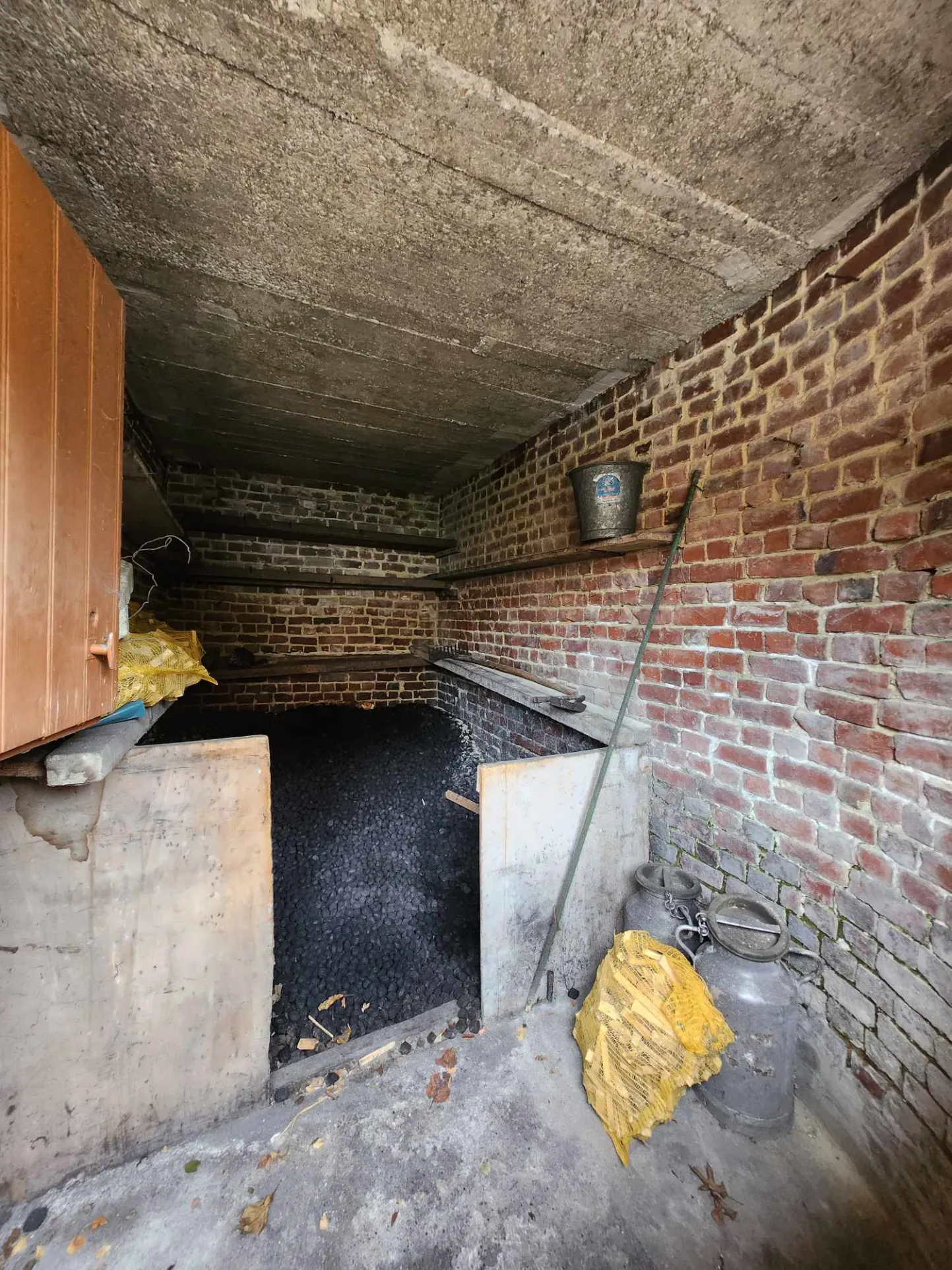 Maison de fermette à Burbure avec dépendances et jardin à rénover 