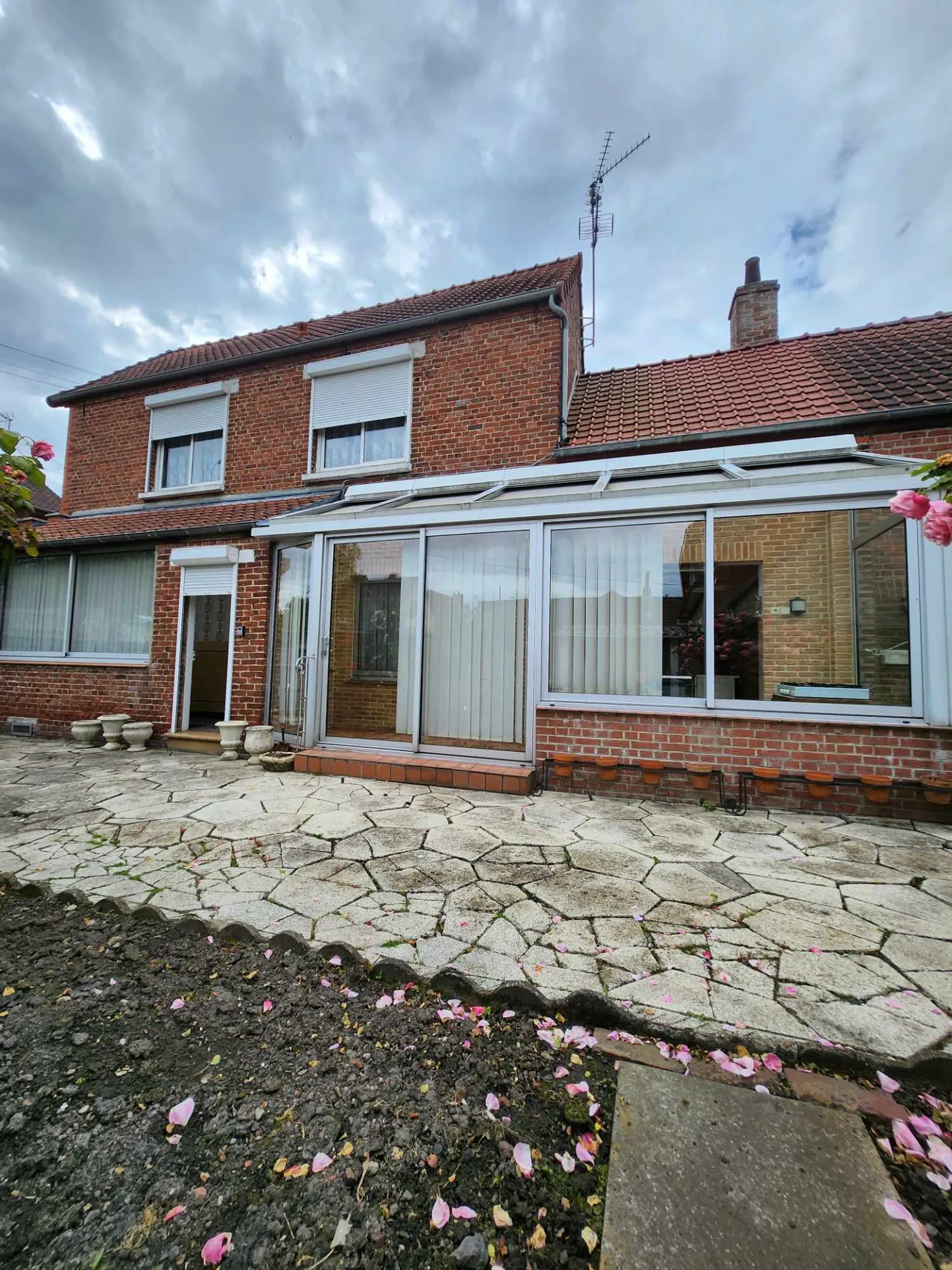 Maison de fermette à Burbure avec dépendances et jardin à rénover 