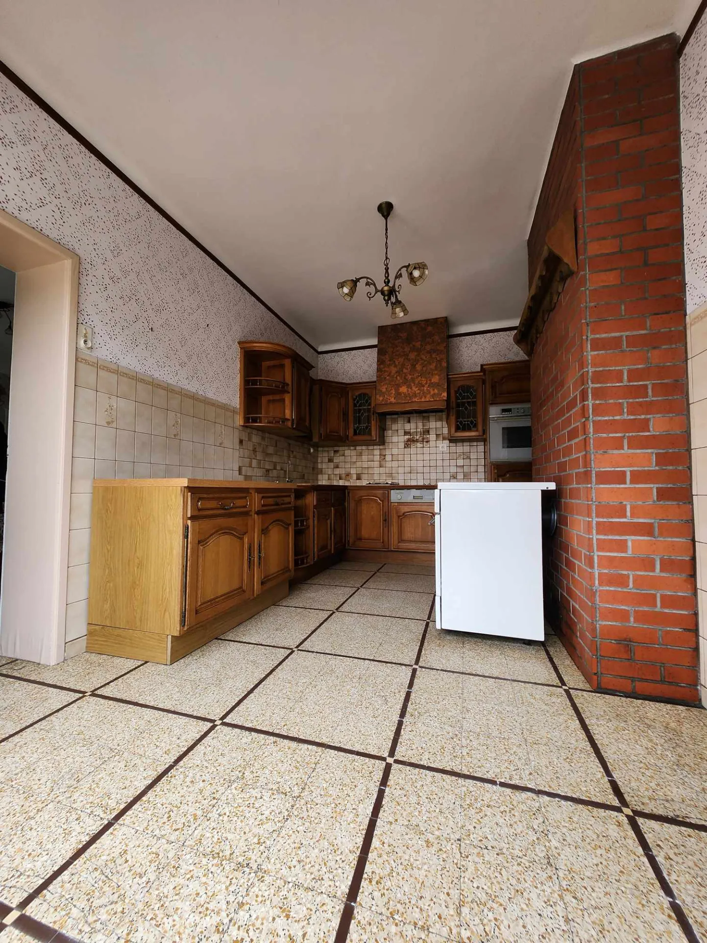 Maison de fermette à Burbure avec dépendances et jardin à rénover 