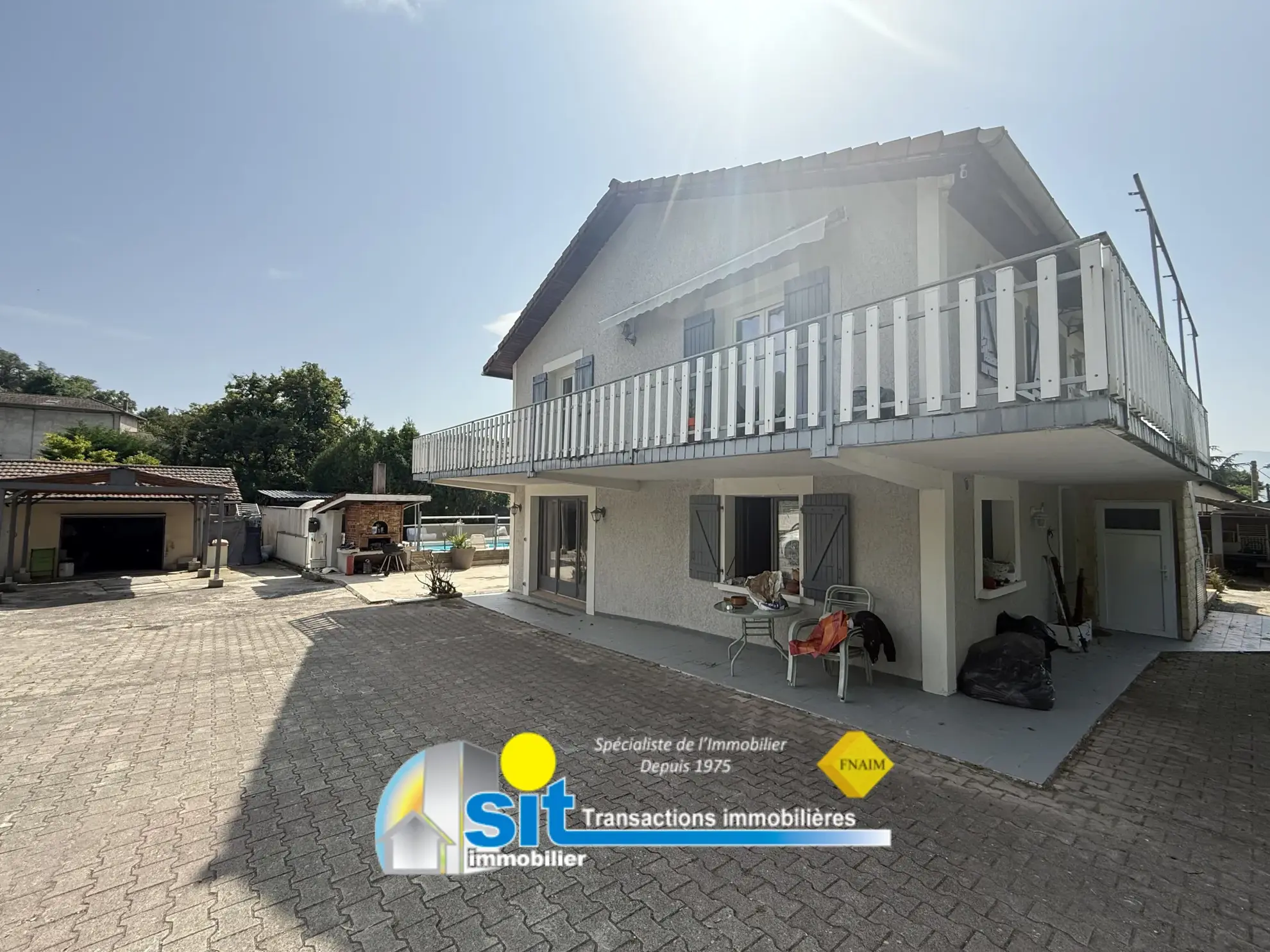 Charmante villa avec piscine et grands volumes à Saint-Maurice-l’Exil 