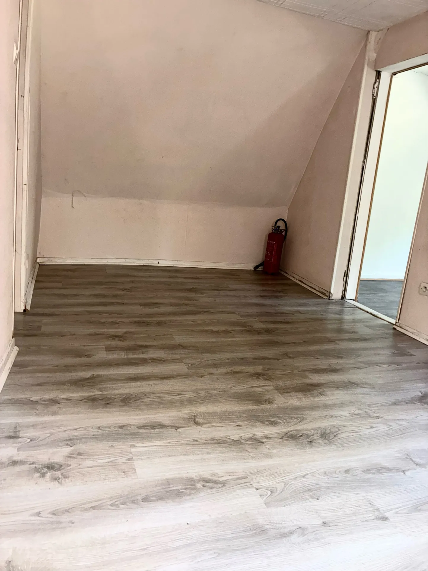 Maison à vendre à Ferfay - 95 m², 2 chambres, cour fermée, prix intéressant 