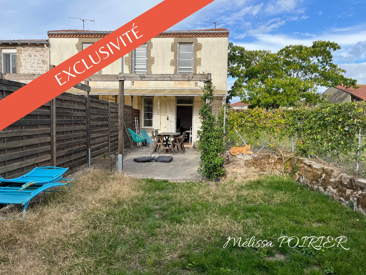 Maison de Bourg Rénovée à Tiffauge - 70m2 avec Garage et Jardin