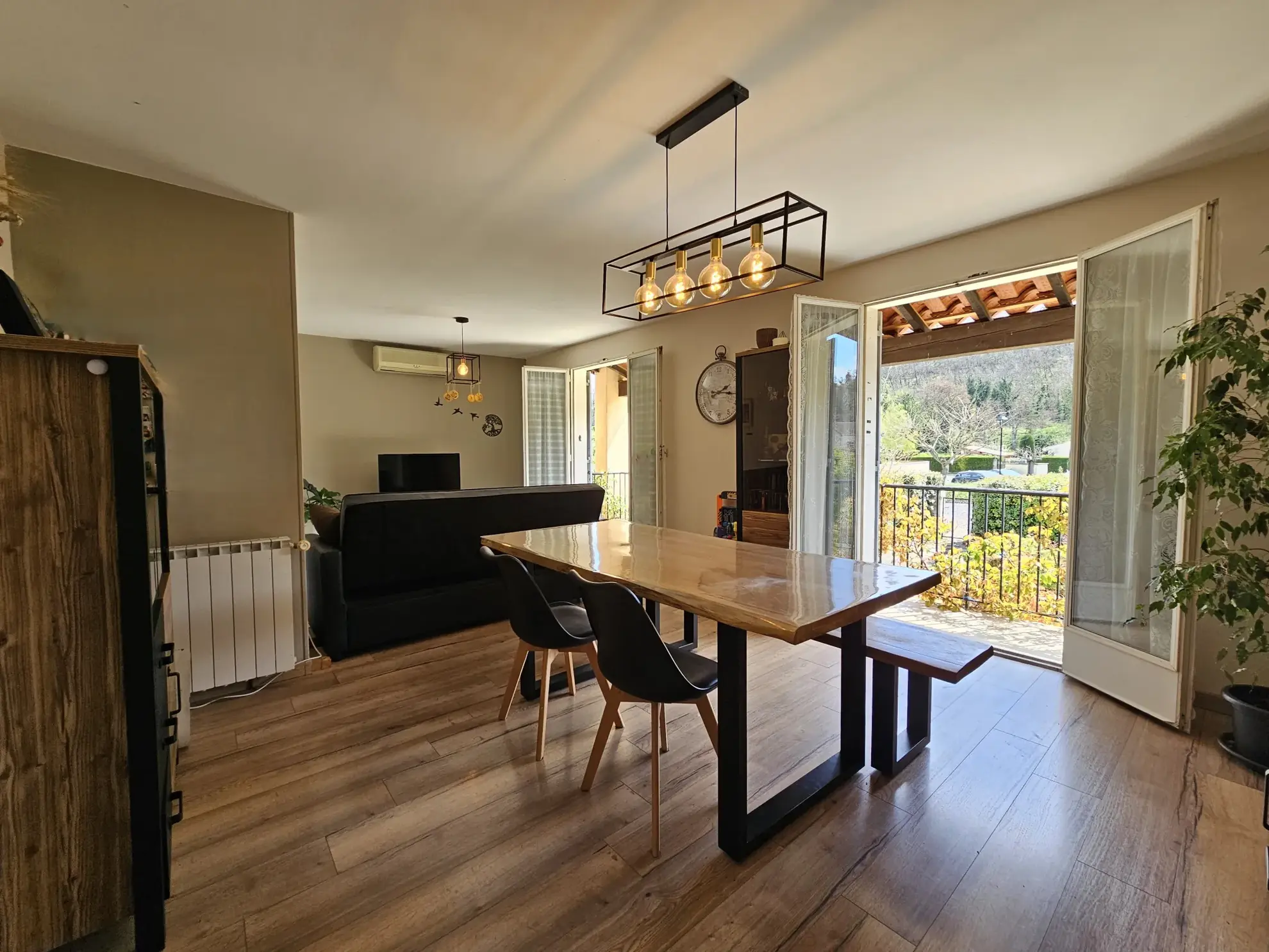 Maison rénovée avec jardin et annexe à Saignon - Luberon 