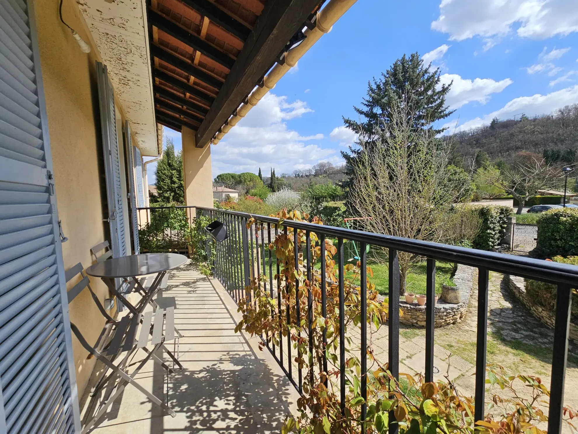 Maison rénovée avec jardin et annexe à Saignon - Luberon 