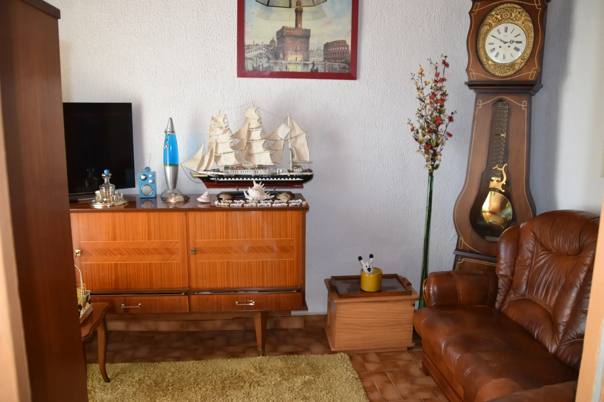 Ferme rénovée en Ardèche avec dépendances et vue montagne – Opportunité rare 