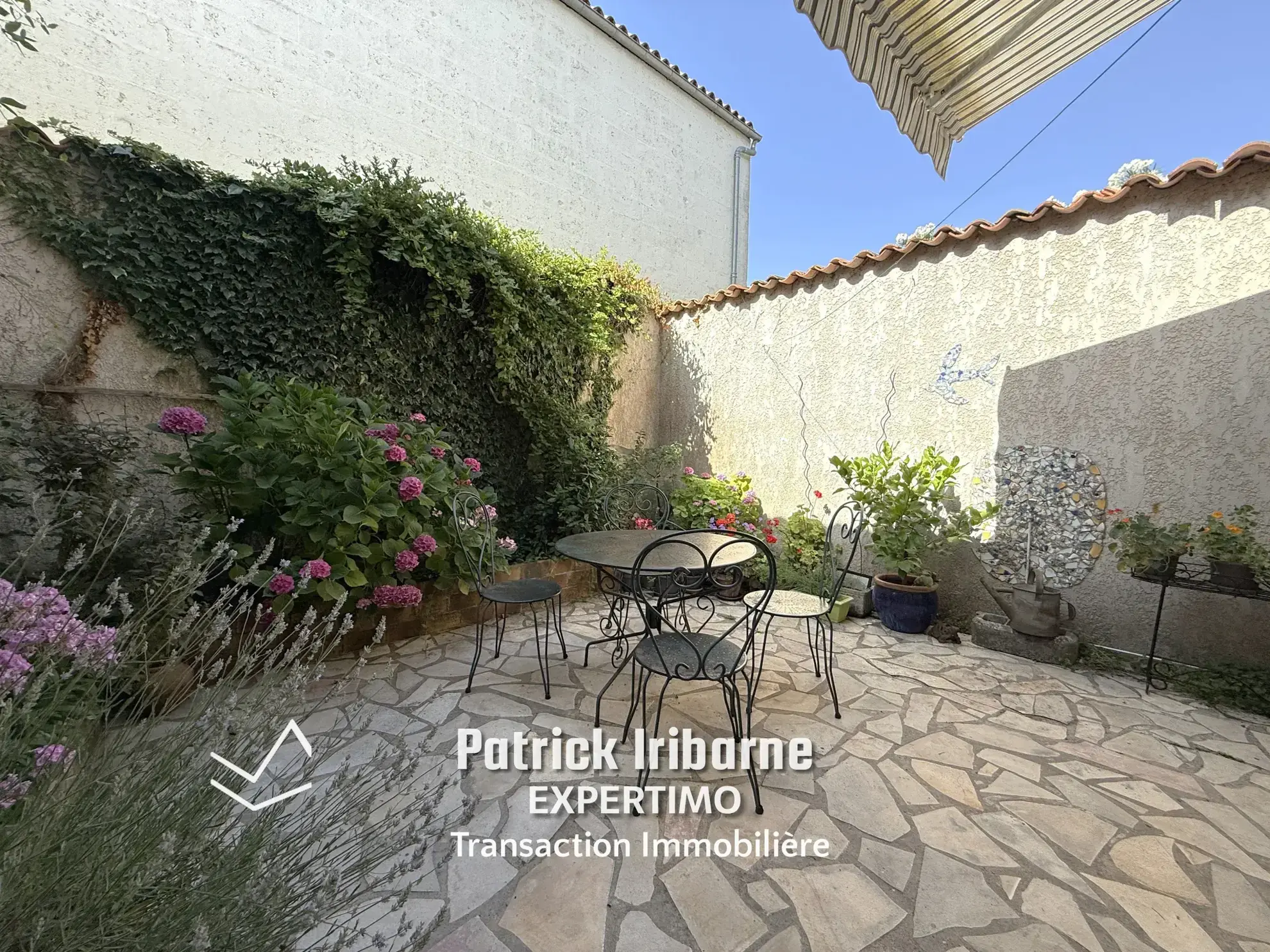 Maison de ville avec 3 chambres à Saintes – Confort et proximité