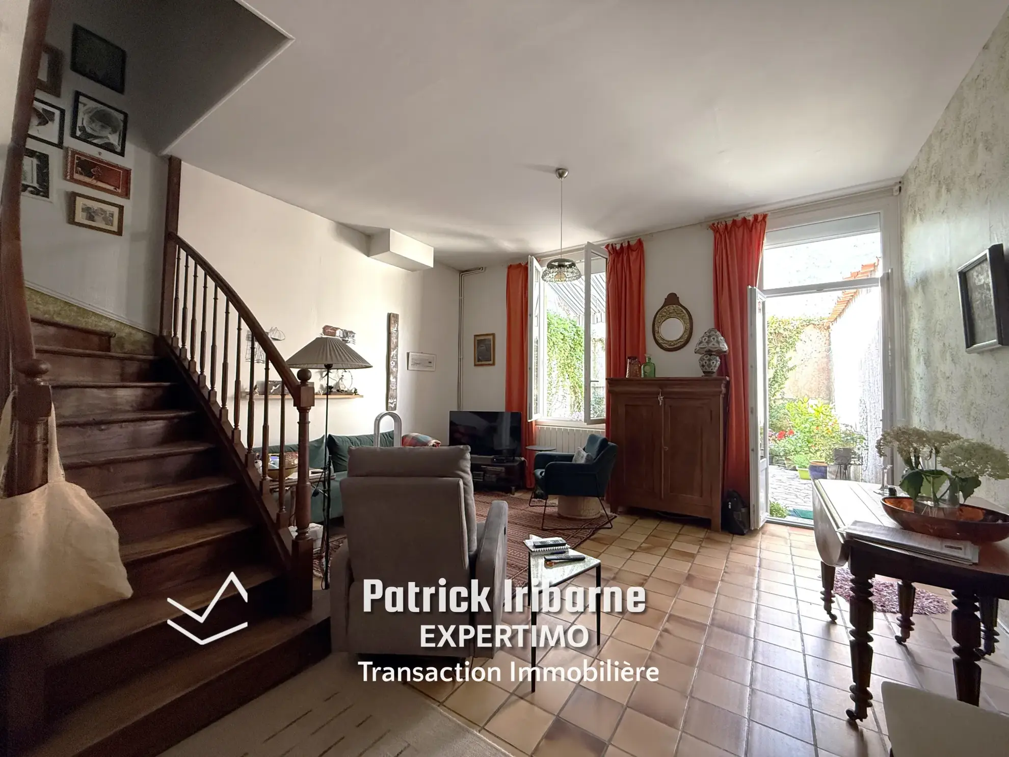 Maison de ville avec 3 chambres à Saintes – Confort et proximité 