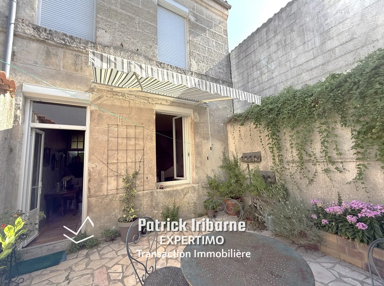 Maison de ville avec 3 chambres à Saintes – Confort et proximité 