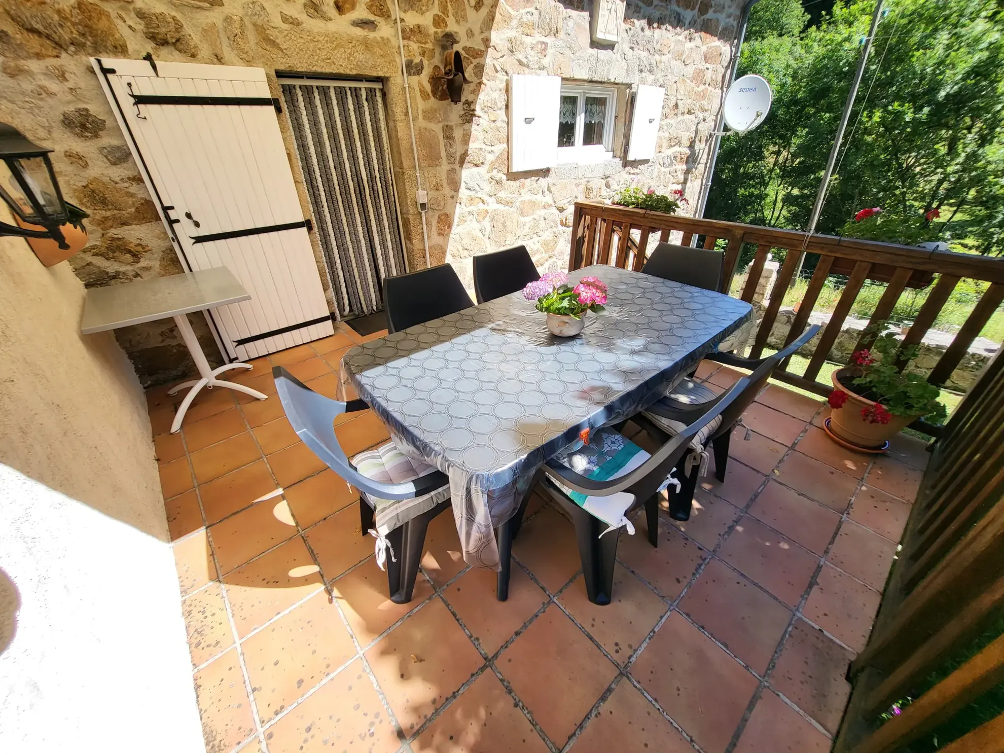 Belle maison en pierre à Dornas avec terrasse et vue montagne - Ardèche 07 