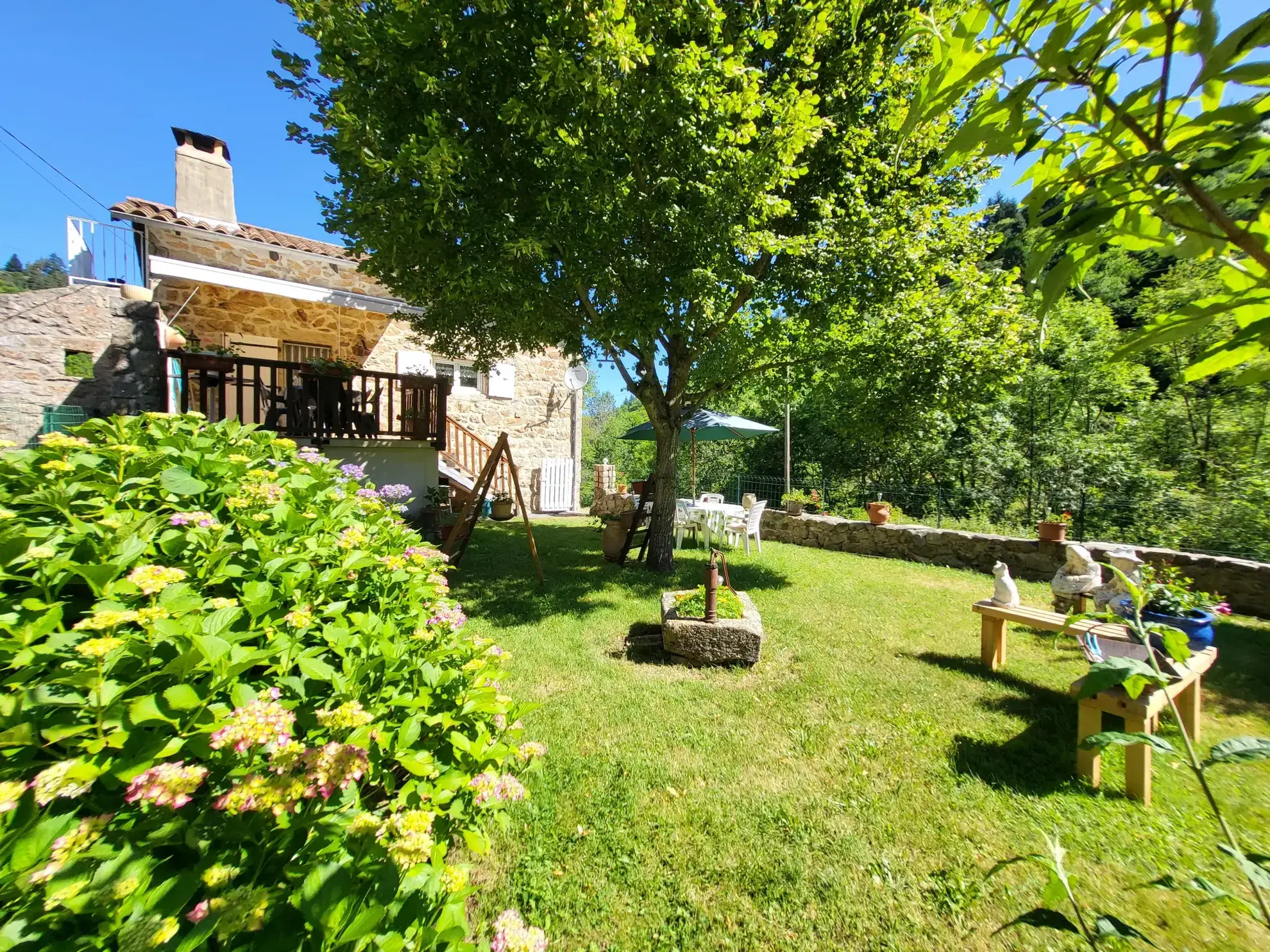 Belle maison en pierre à Dornas avec terrasse et vue montagne - Ardèche 07 