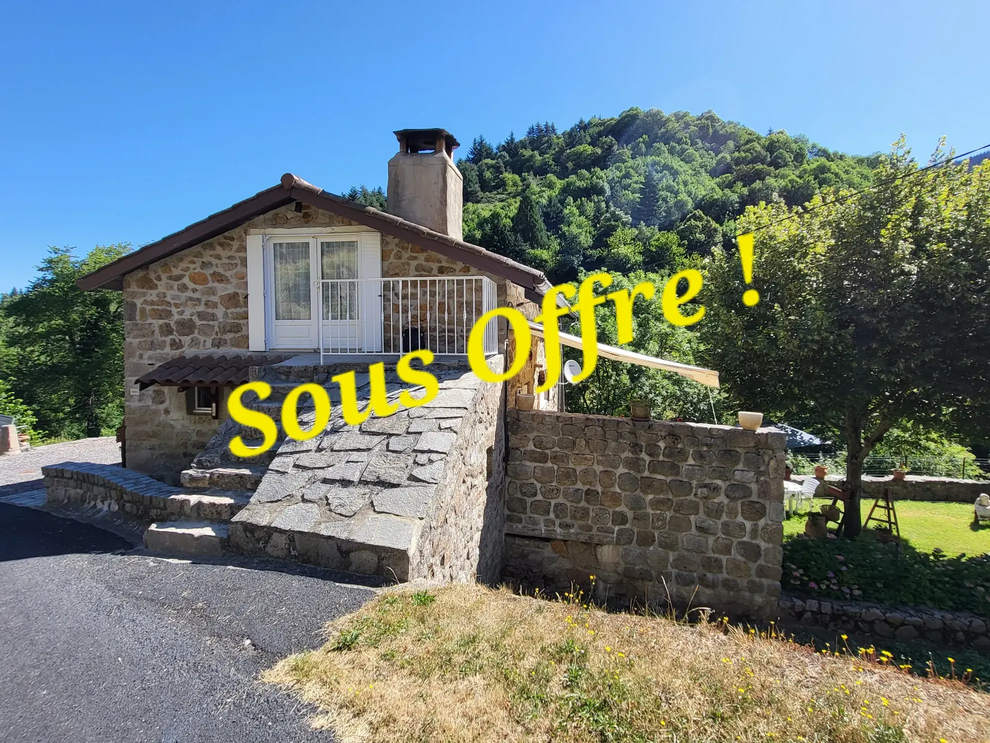 Belle maison en pierre à Dornas avec terrasse et vue montagne - Ardèche 07
