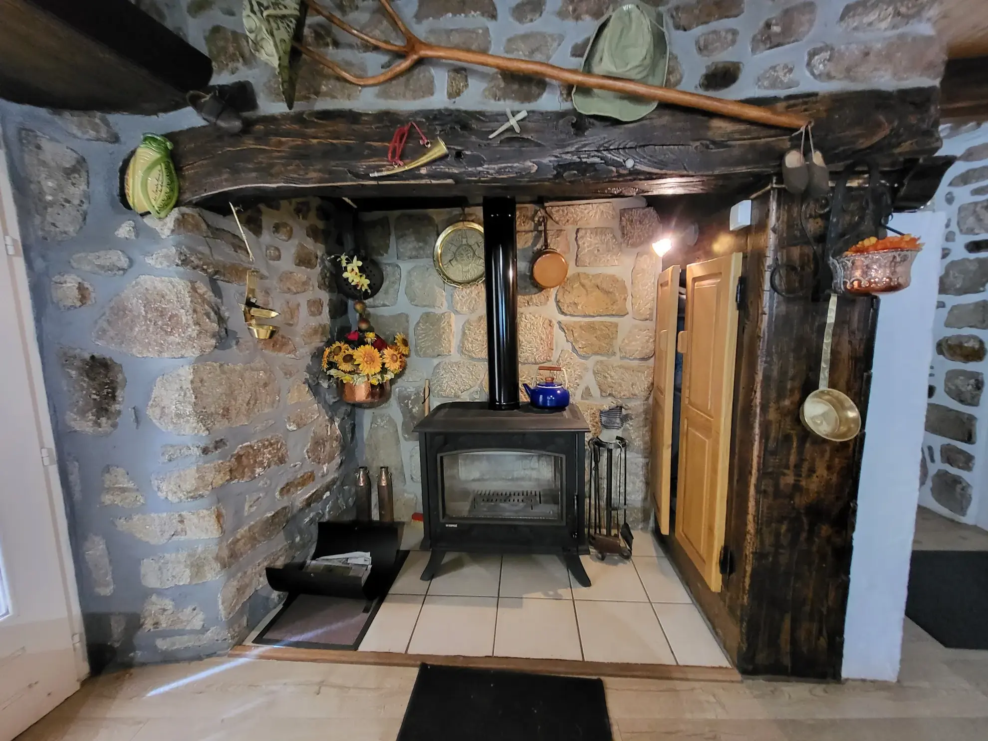 Belle maison en pierre à Dornas avec terrasse et vue montagne - Ardèche 07 