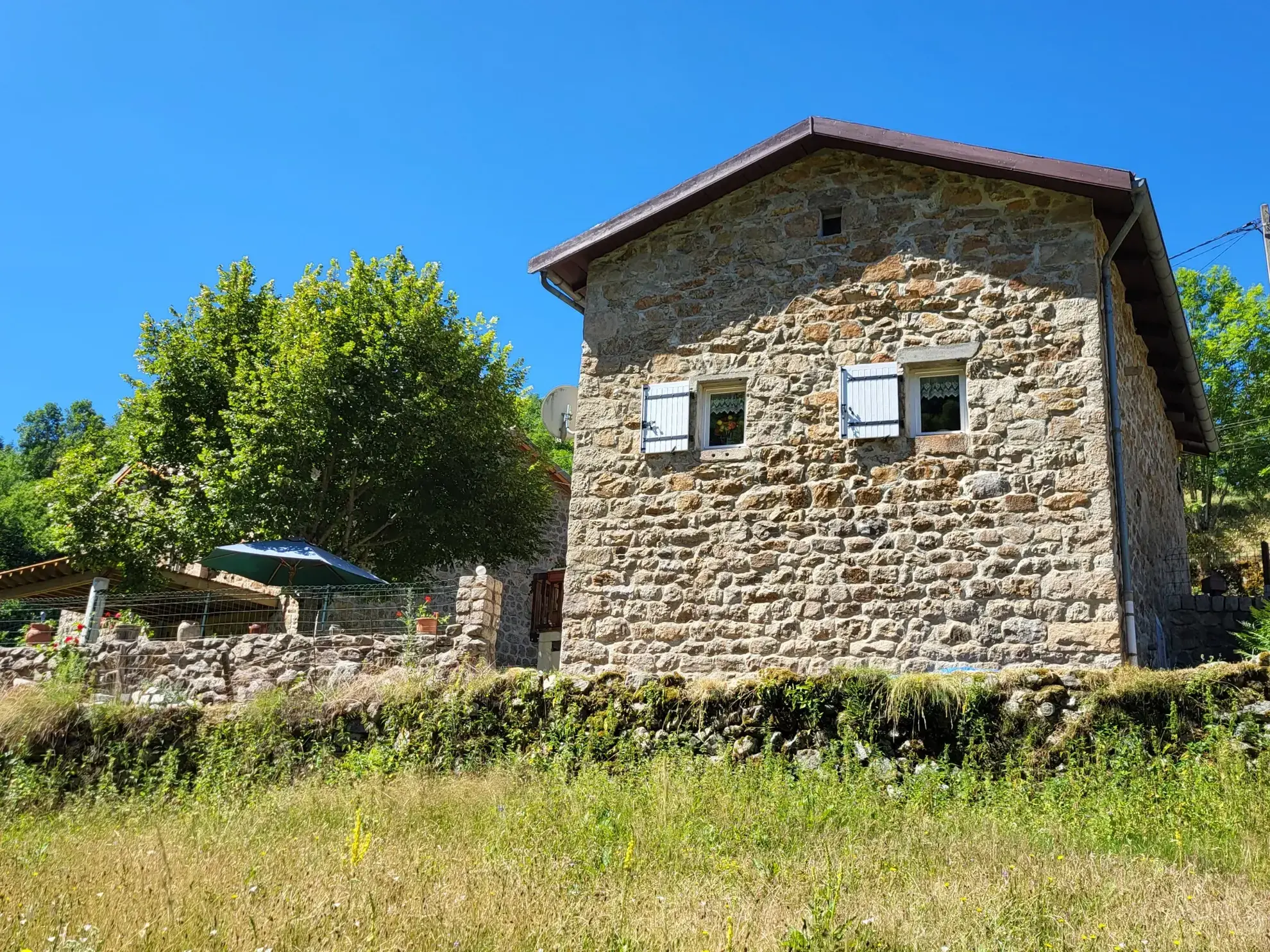 Belle maison en pierre à Dornas avec terrasse et vue montagne - Ardèche 07 