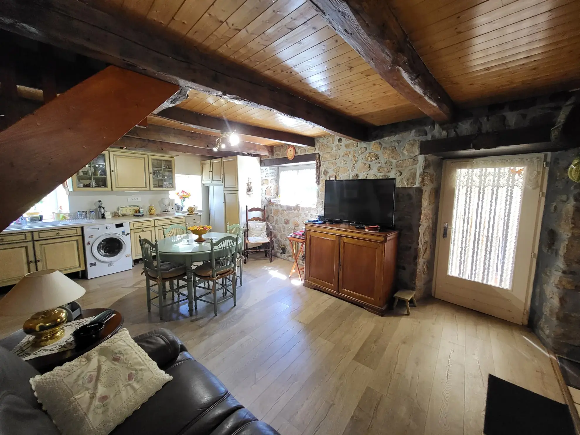 Belle maison en pierre à Dornas avec terrasse et vue montagne - Ardèche 07 