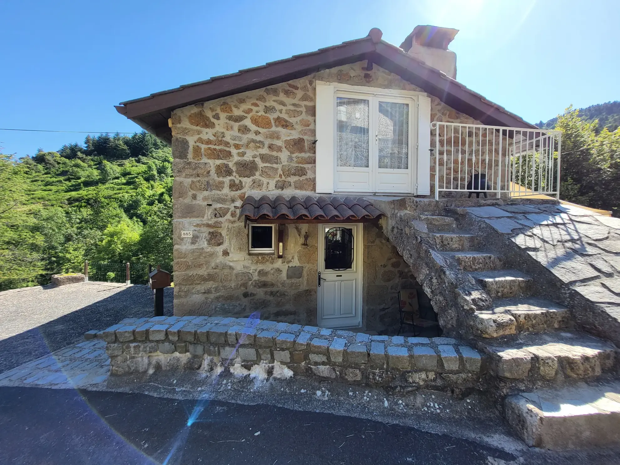 Belle maison en pierre à Dornas avec terrasse et vue montagne - Ardèche 07 