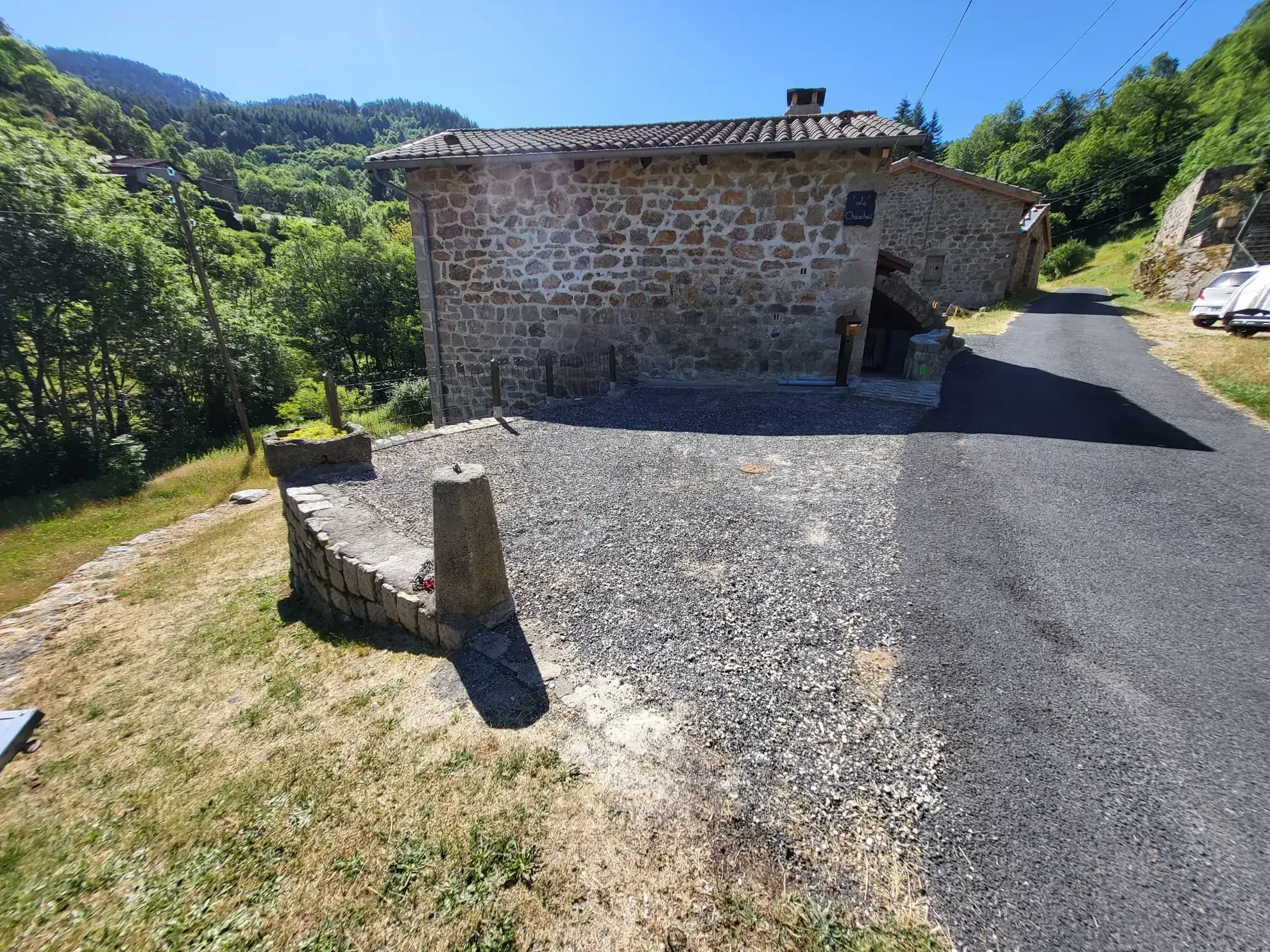 Belle maison en pierre à Dornas avec terrasse et vue montagne - Ardèche 07 