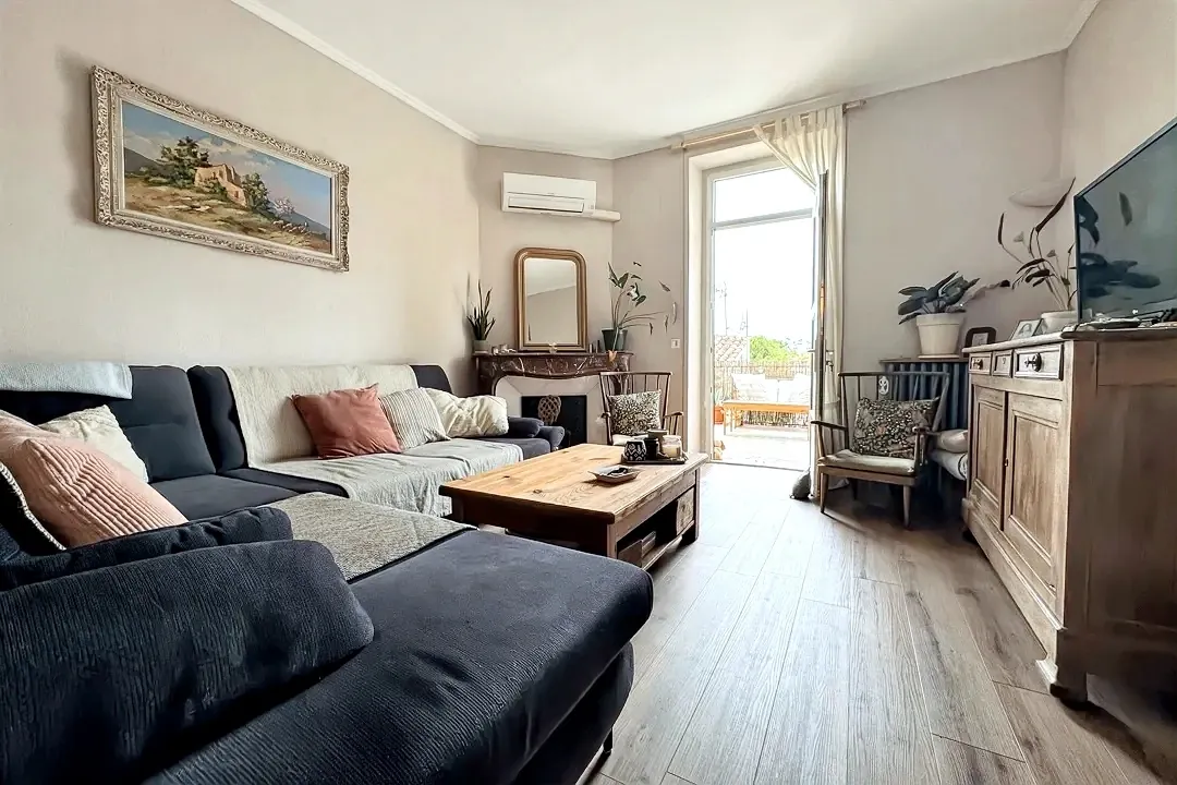 Maison de caractère de 165 m² à Cavaillon avec studio indépendant et terrasse 