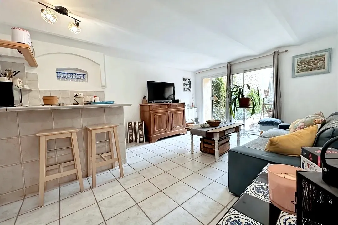 Maison de caractère de 165 m² à Cavaillon avec studio indépendant et terrasse 