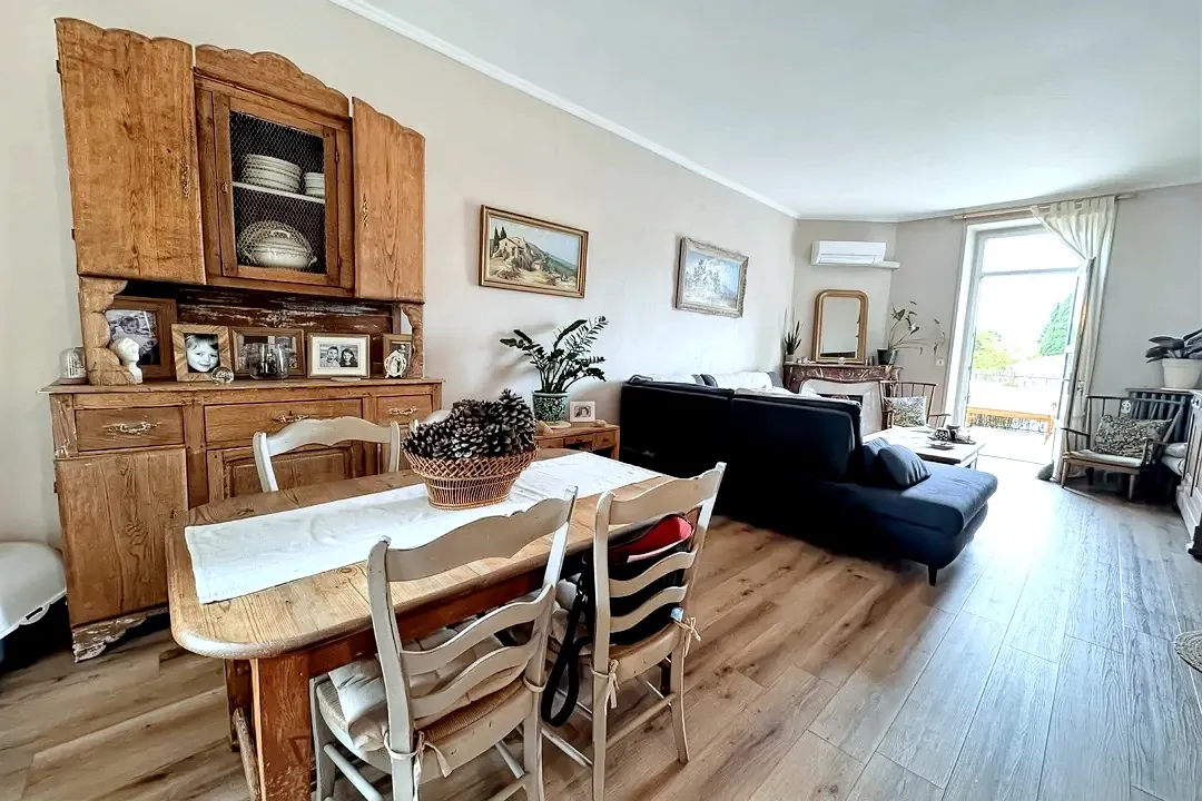 Maison de caractère de 165 m² à Cavaillon avec studio indépendant et terrasse 