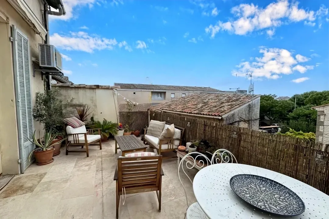 Maison de caractère de 165 m² à Cavaillon avec studio indépendant et terrasse 