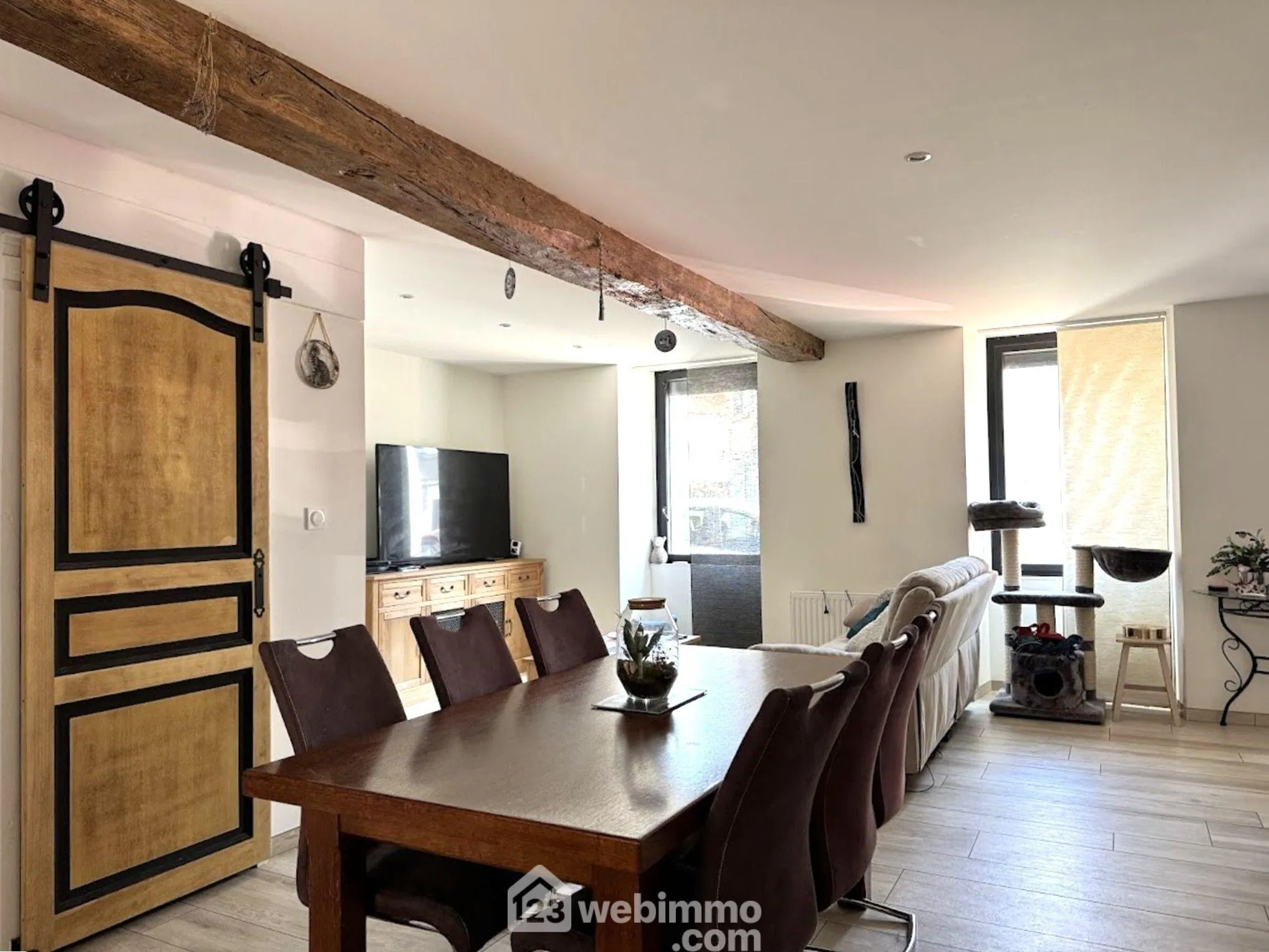 Maison spacieuse de 180 m² avec potentiel touristique à Saint Amand sur Sèvre 