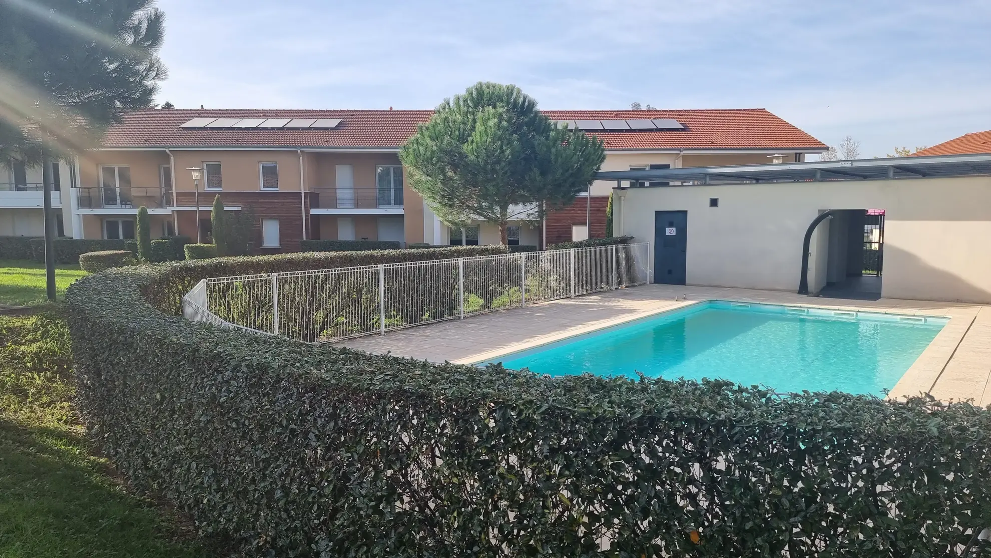 Appartement T4 BBC lumineux avec piscine à Roanne proche clinique du Renaison