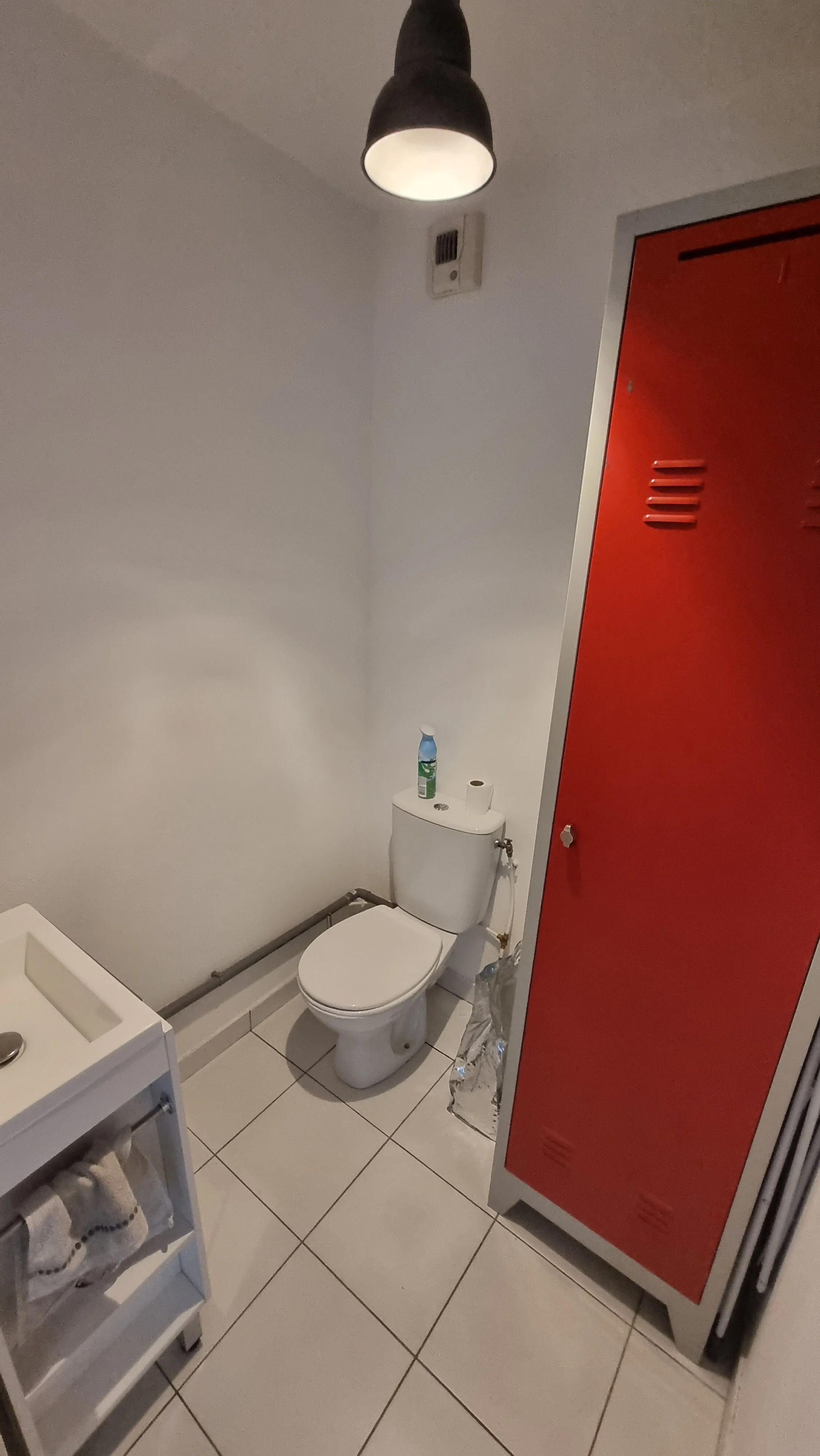 Appartement T4 BBC lumineux avec terrasse à Roanne, piscine, parking - 169 000 € 