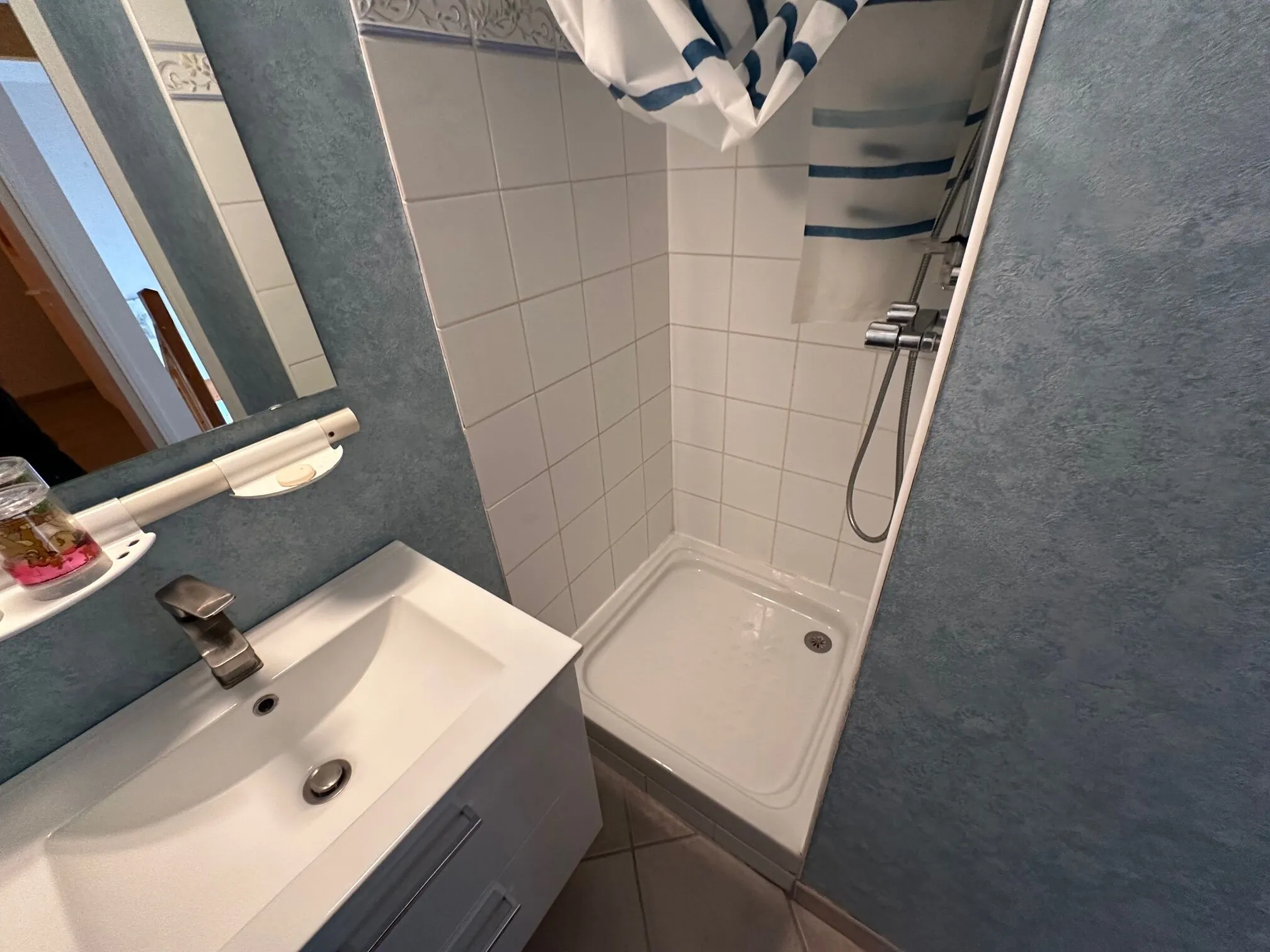 Villa mitoyenne avec piscine à La Seyne-sur-Mer - Investissement ou pied-à-terre idéal 