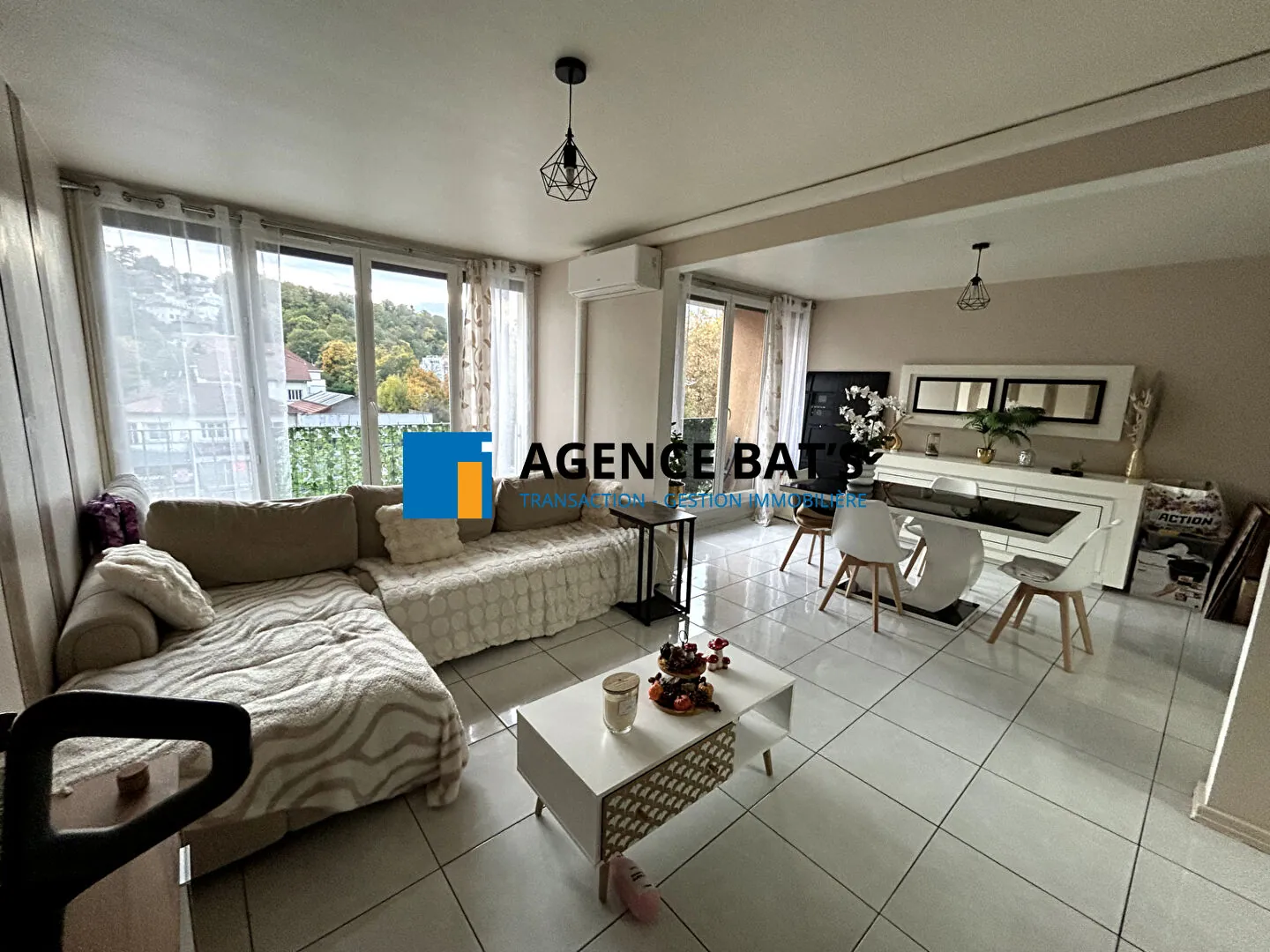 Appartement T2 rénové de 63 m² à Saint-Étienne, secteur Bergson
