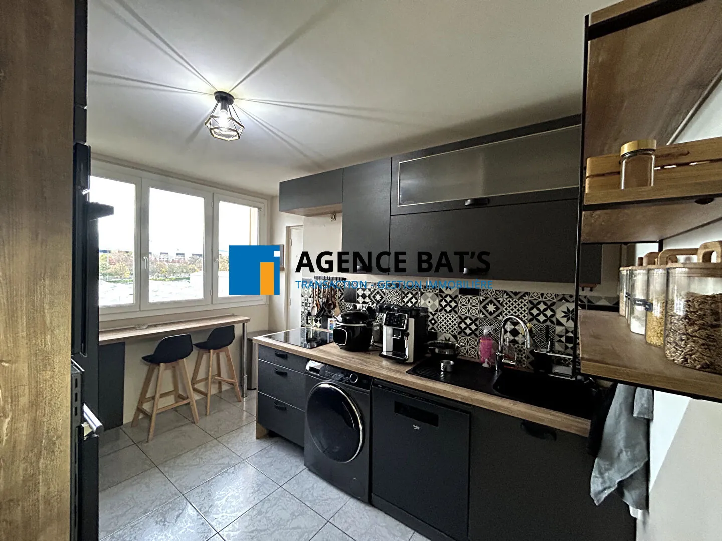 Appartement T2 rénové de 63 m² à Saint-Etienne, secteur Bergson 