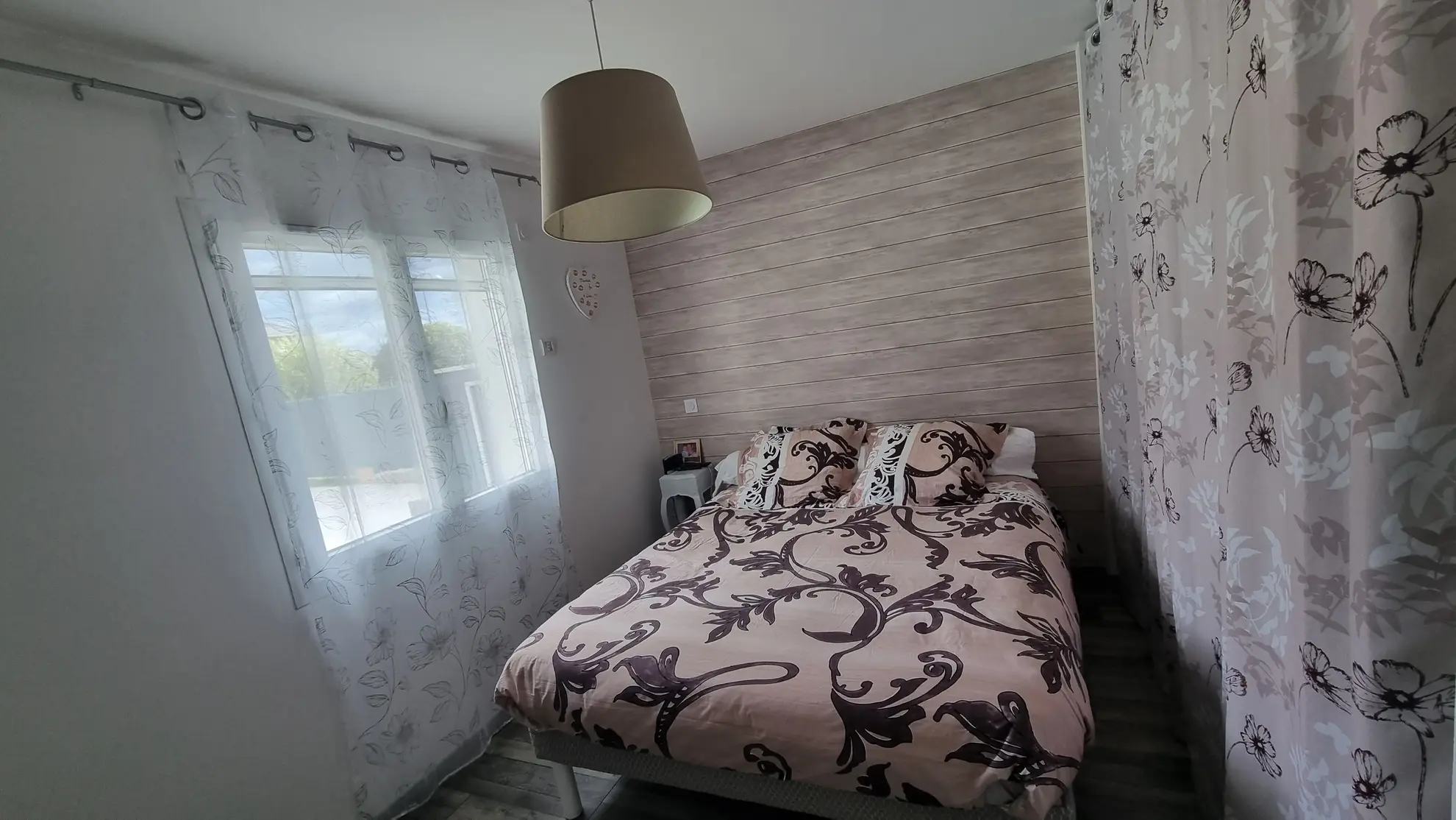 Villa de 77m² avec piscine à Ouches - Maison moderne et économique 