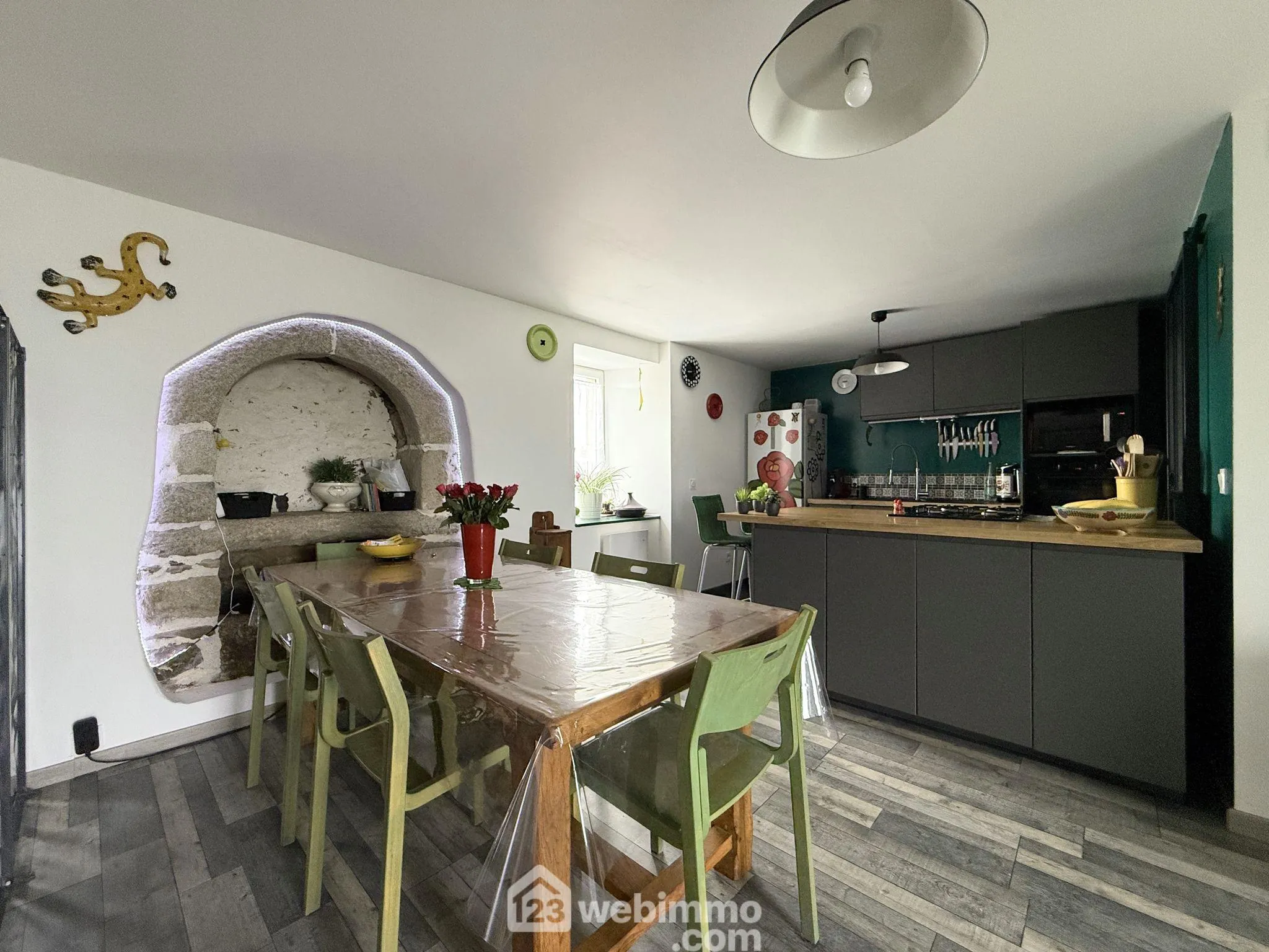 Maison rénovée de 124 m² à Plouégat-Moysan proche plages 