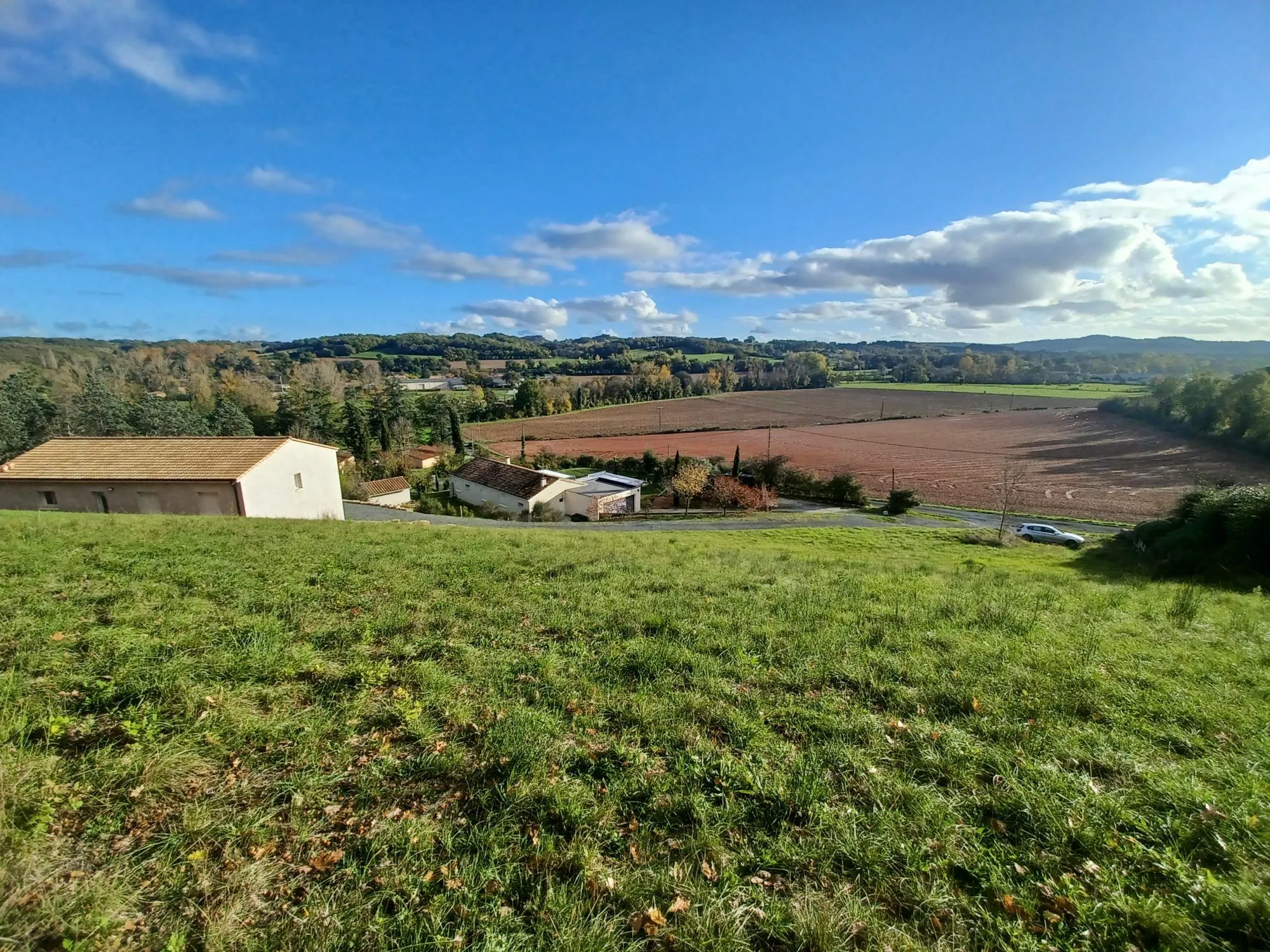 Terrain constructible à Lombers de 1708 m² avec vue panoramique