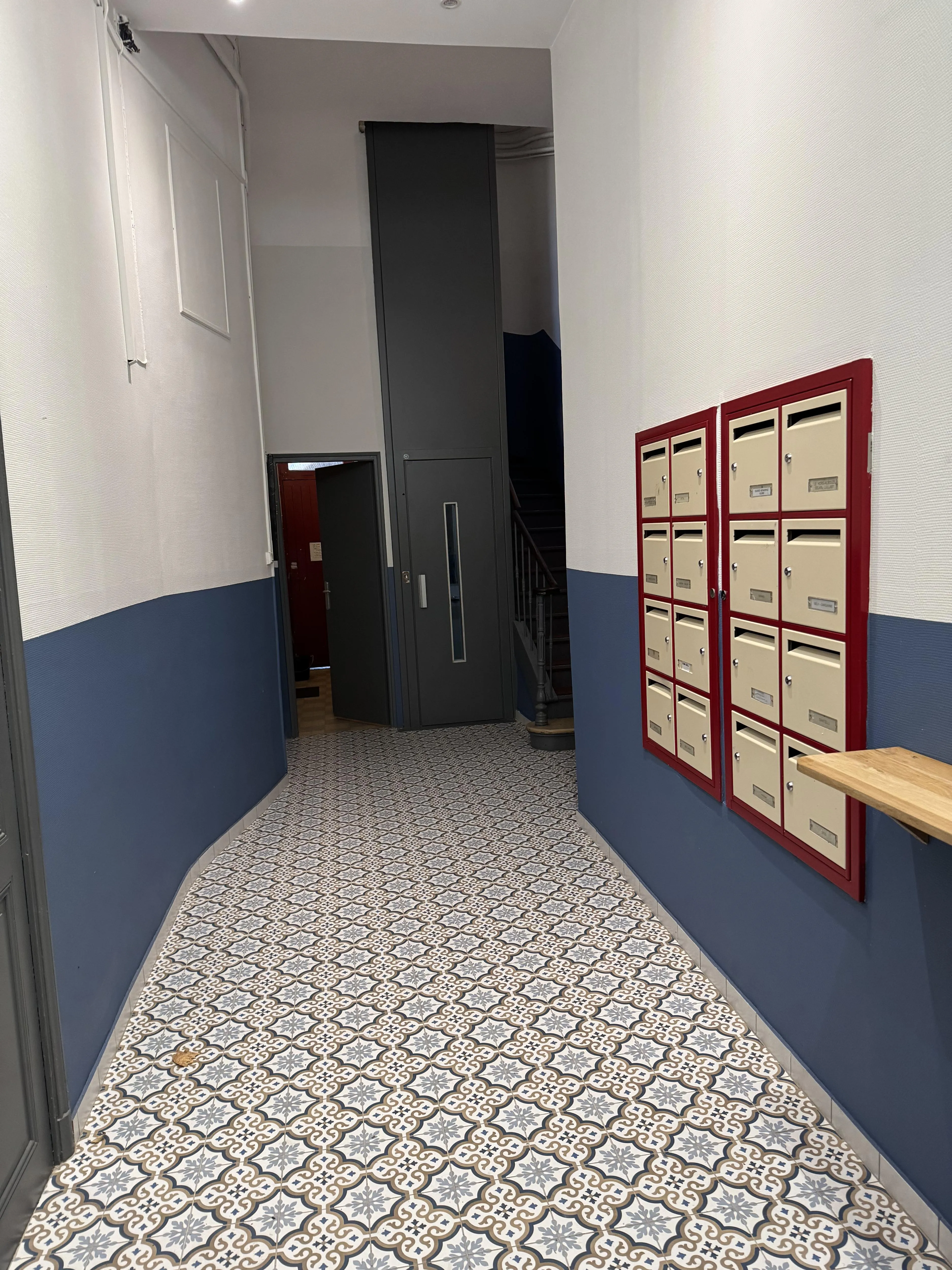 Appartement T4 de 106 m² avec stationnement à Marseille – Quartier Quai de la Joliette 