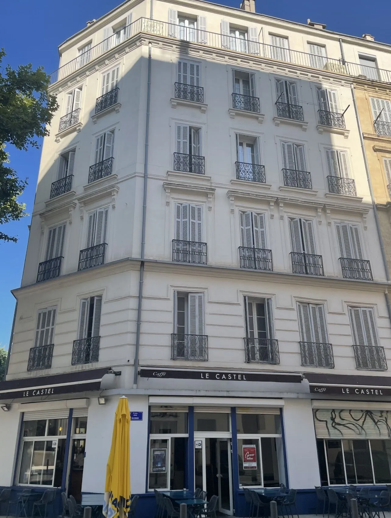 Appartement T4 de 106m² avec terrasse et stationnement à Marseille 2ᵉ
