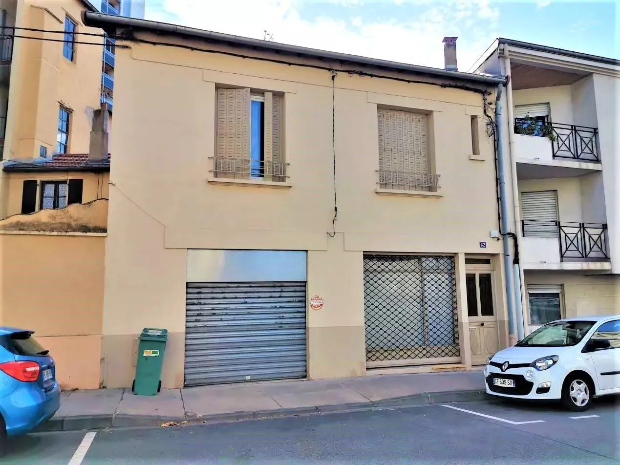 Maison de ville à Roanne de 90 m² avec garage et terrasse - Centre-ville 