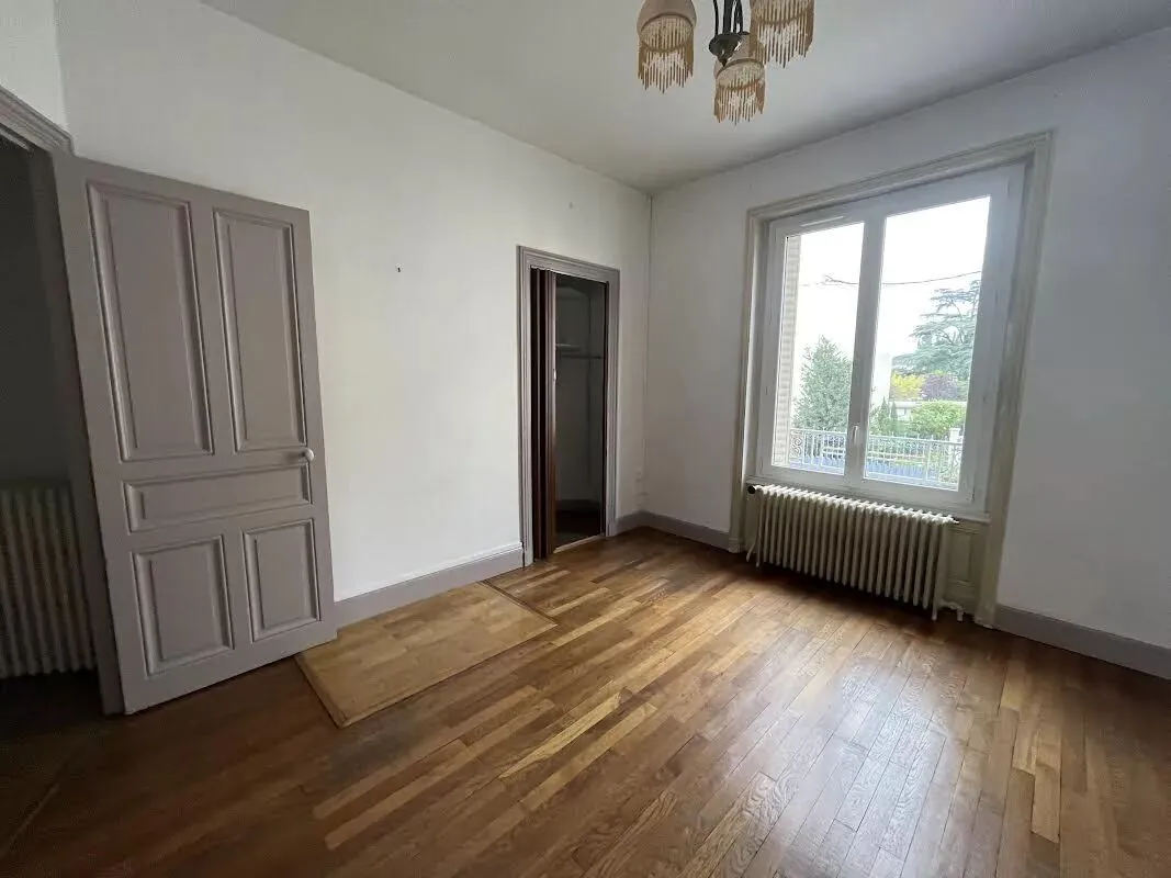 Charmante maison de ville à Roanne avec garage et terrasse - 90 m² 