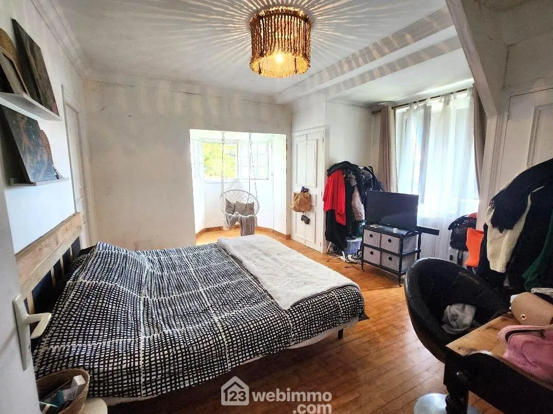 Maison à vendre de 108m² à Plouaret, proche gare et commerces 