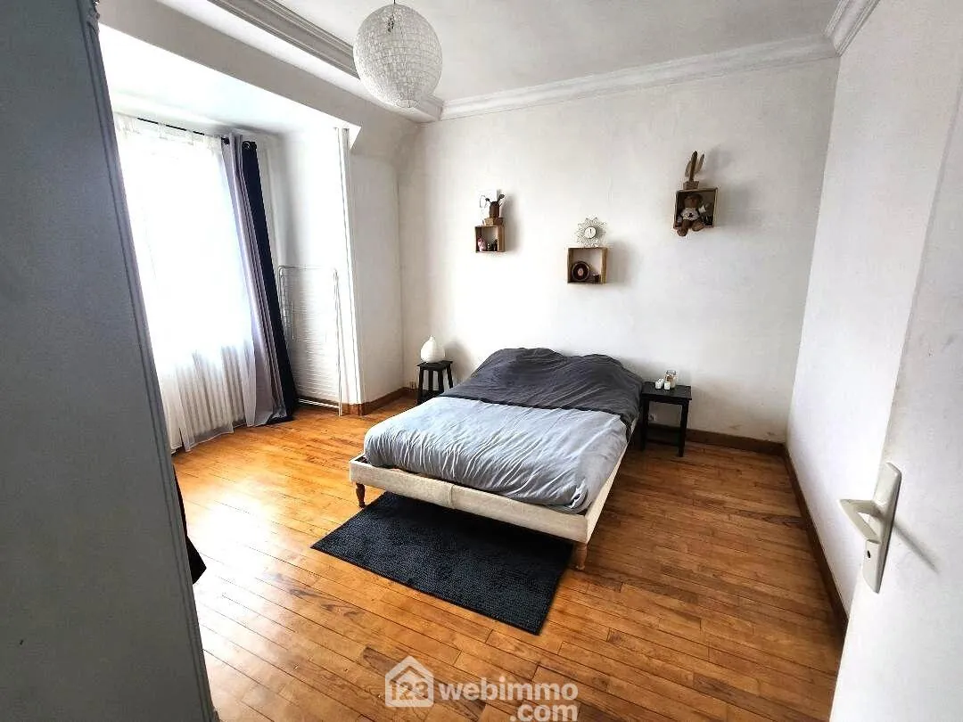 Maison à vendre de 108m² à Plouaret, proche gare et commerces 