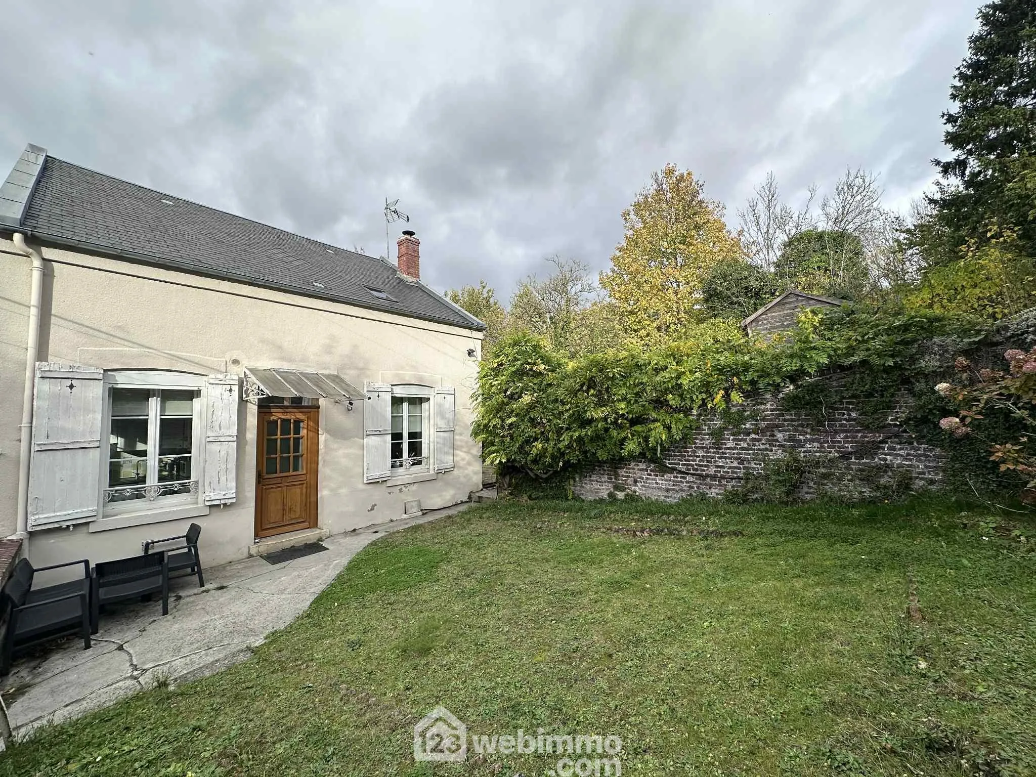 Maison de 100 m² avec terrain et parking à Laon – Opportunité rare 