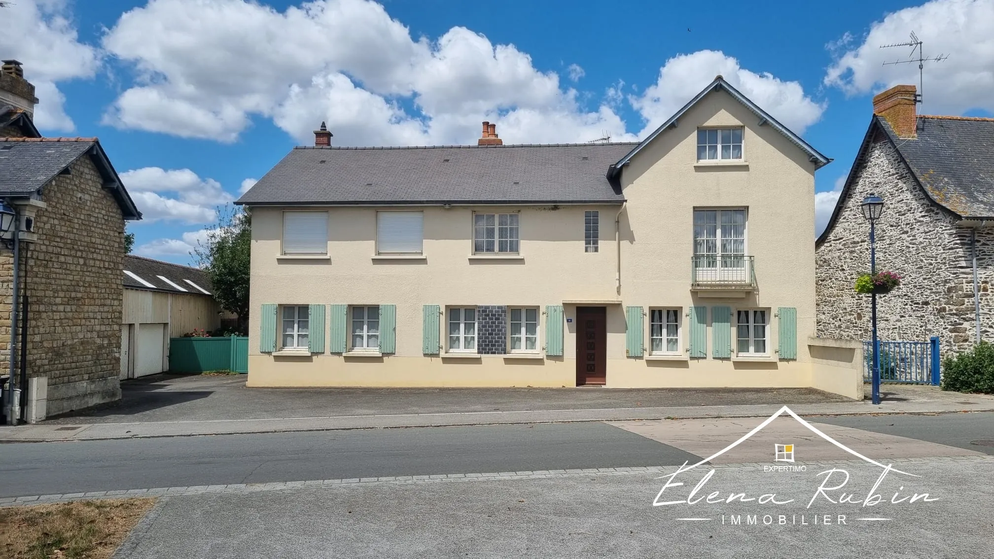 Maison de caractère à La Guerche-de-Bretagne - 6 chambres, terrain 1000 m², potentiel d’investissement 