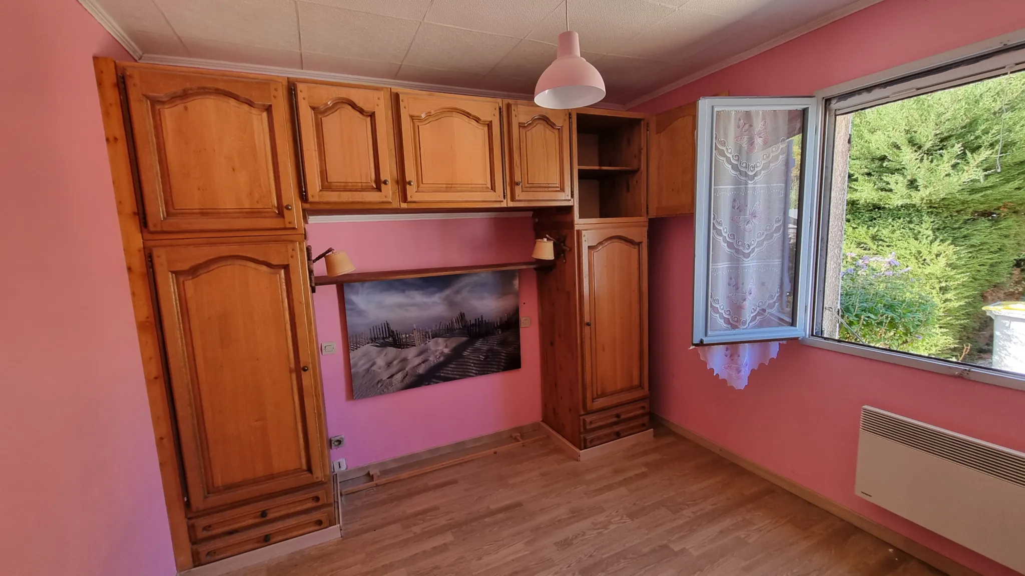 Maison de plain-pied à vendre à Gallargues-le-Montueux, 2 chambres, potentiel de rénovation 