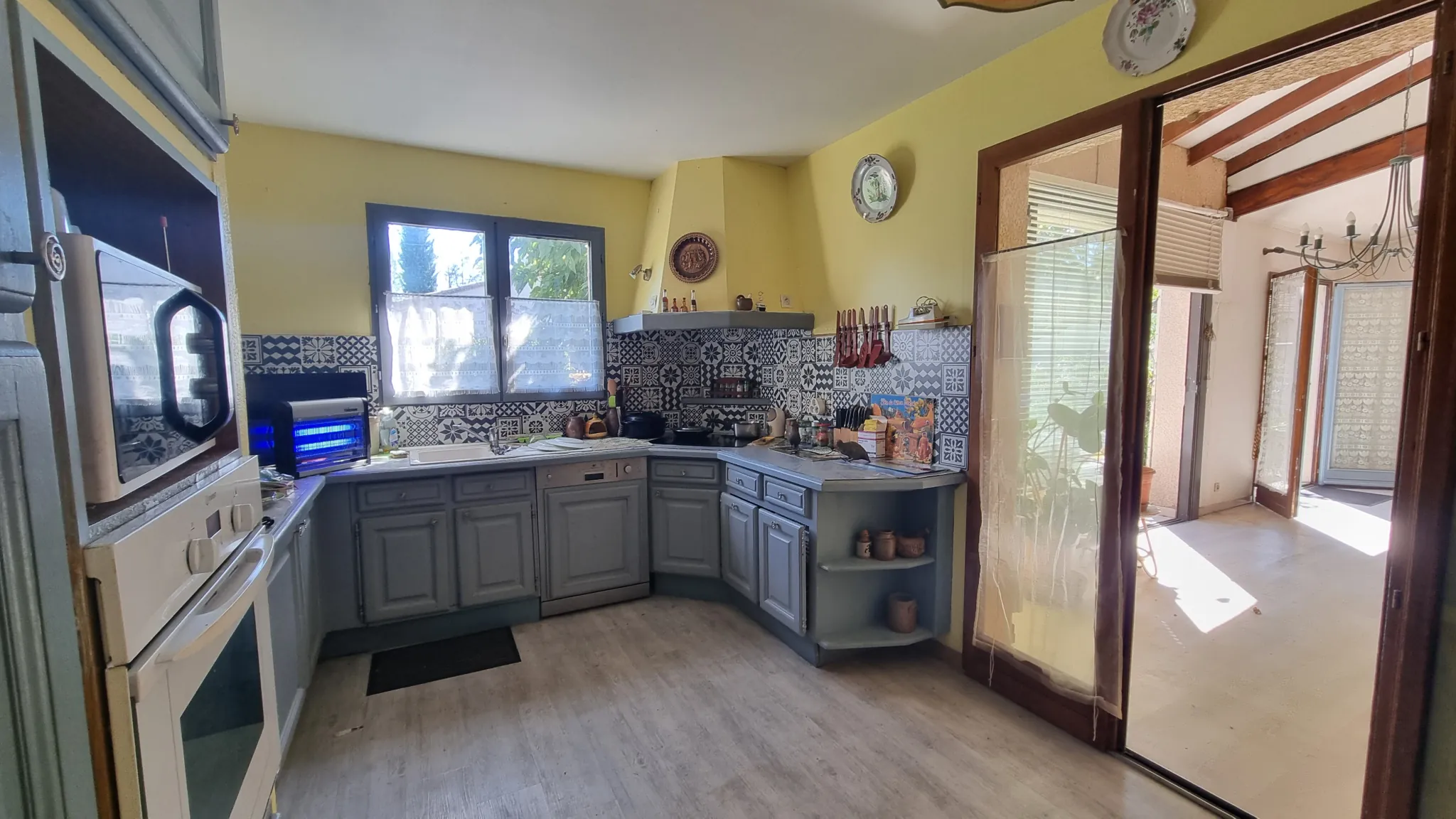 Maison de plain-pied à vendre à Gallargues-le-Montueux, 2 chambres, potentiel de rénovation 