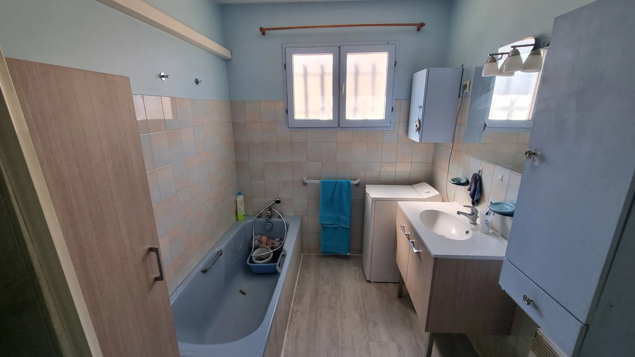 Maison de plain-pied à vendre à Gallargues-le-Montueux, 2 chambres, potentiel de rénovation 