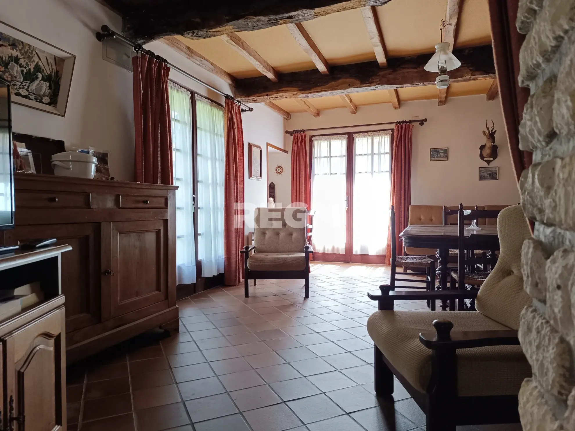 Maison à Thaims avec terrasse, jardin spacieux et garage - Achat immobilier 